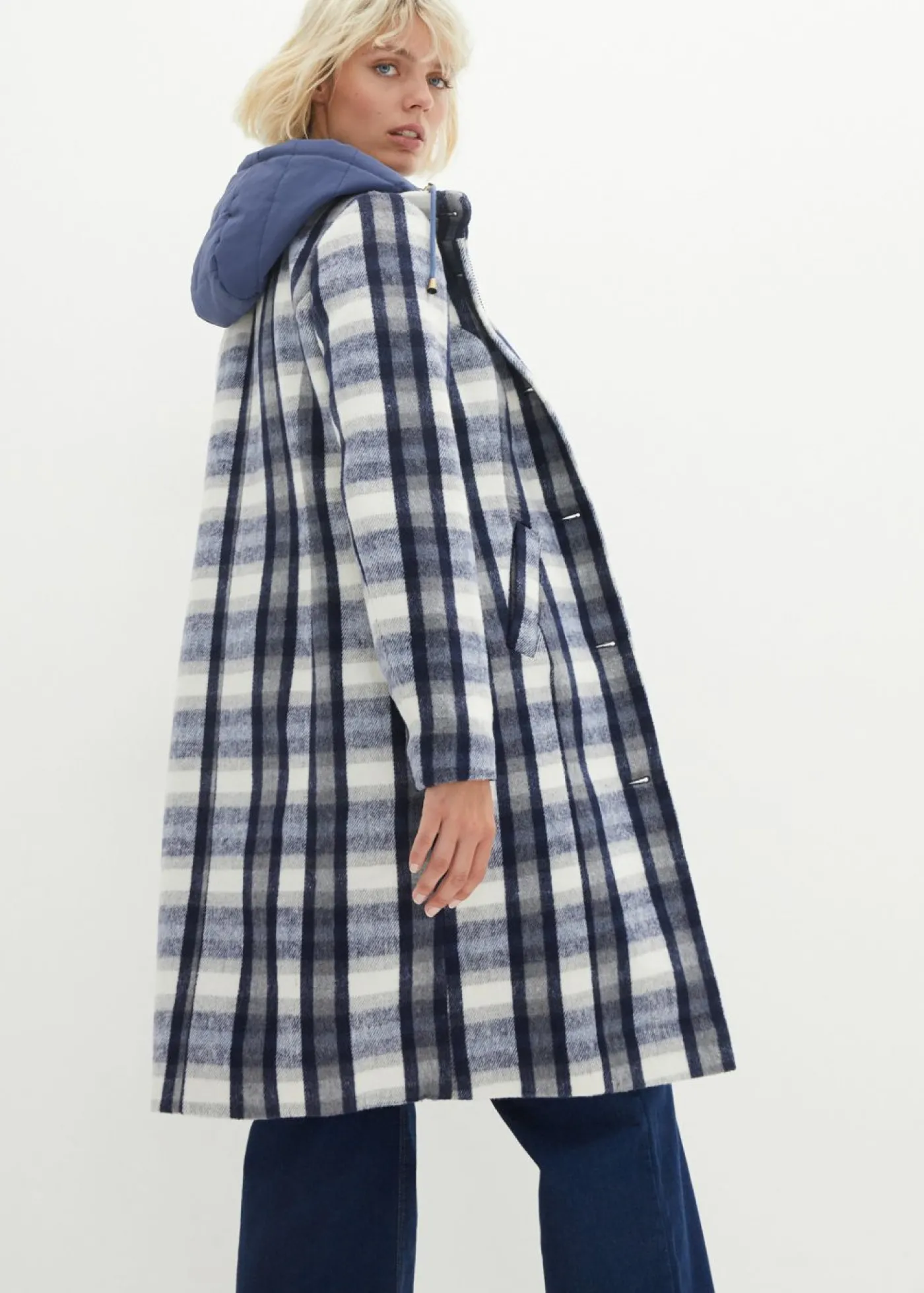 bonprix bonprix Abrigo corto de invierno con lana dos en uno Índigo-gris de cuadros Outlet
