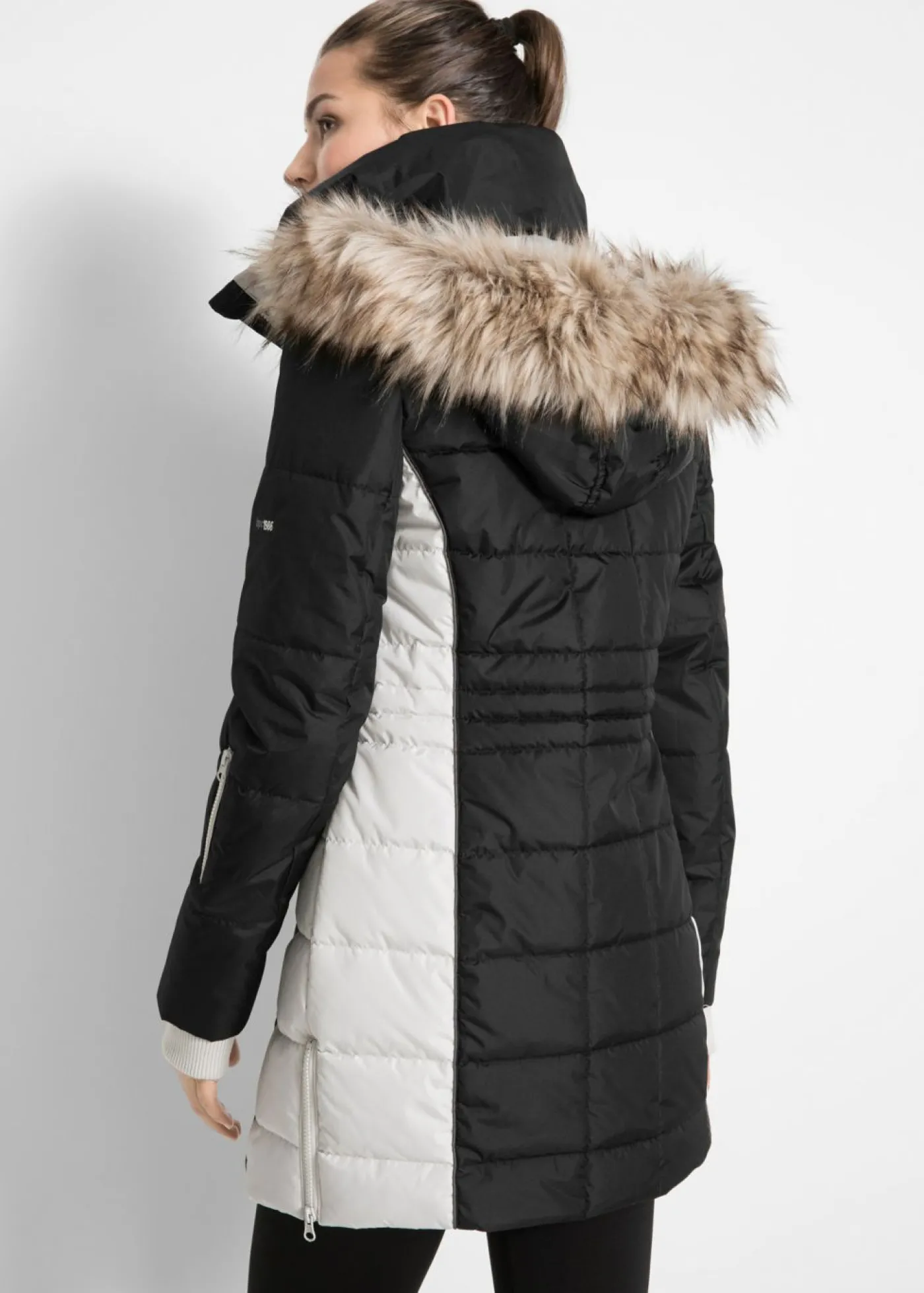 bonprix bonprix Abrigo corto para exteriores con pelo sintético y material impermeable Negro-plata New