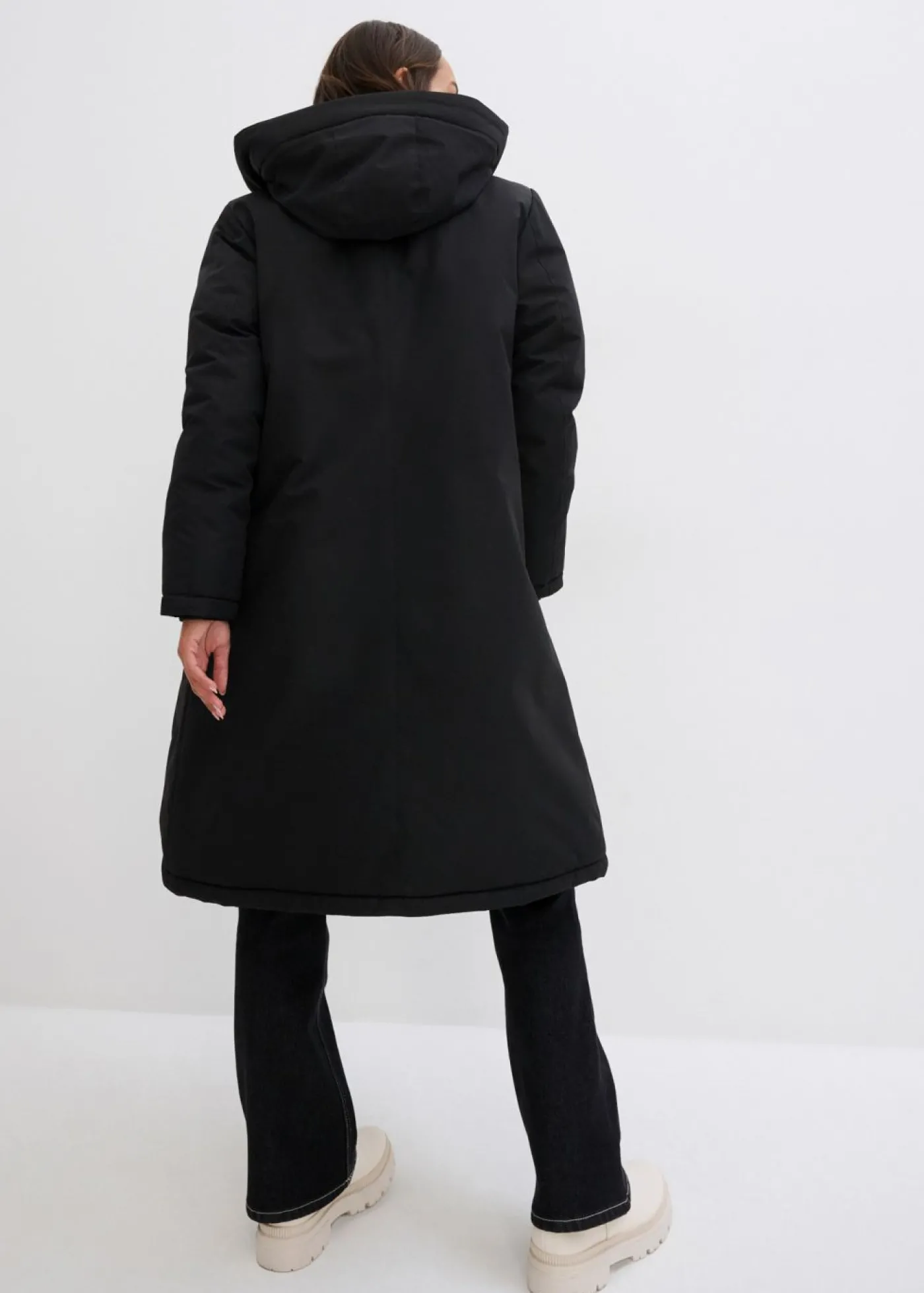 bonprix bonprix Abrigo de invierno con forro de peluche en la capucha Negro Best