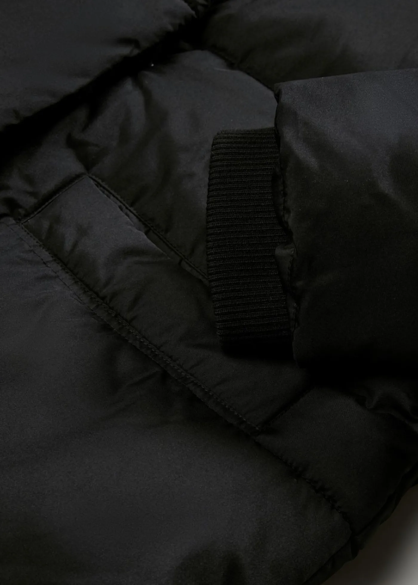 bonprix bonprix Abrigo guateado oversize Negro Sale