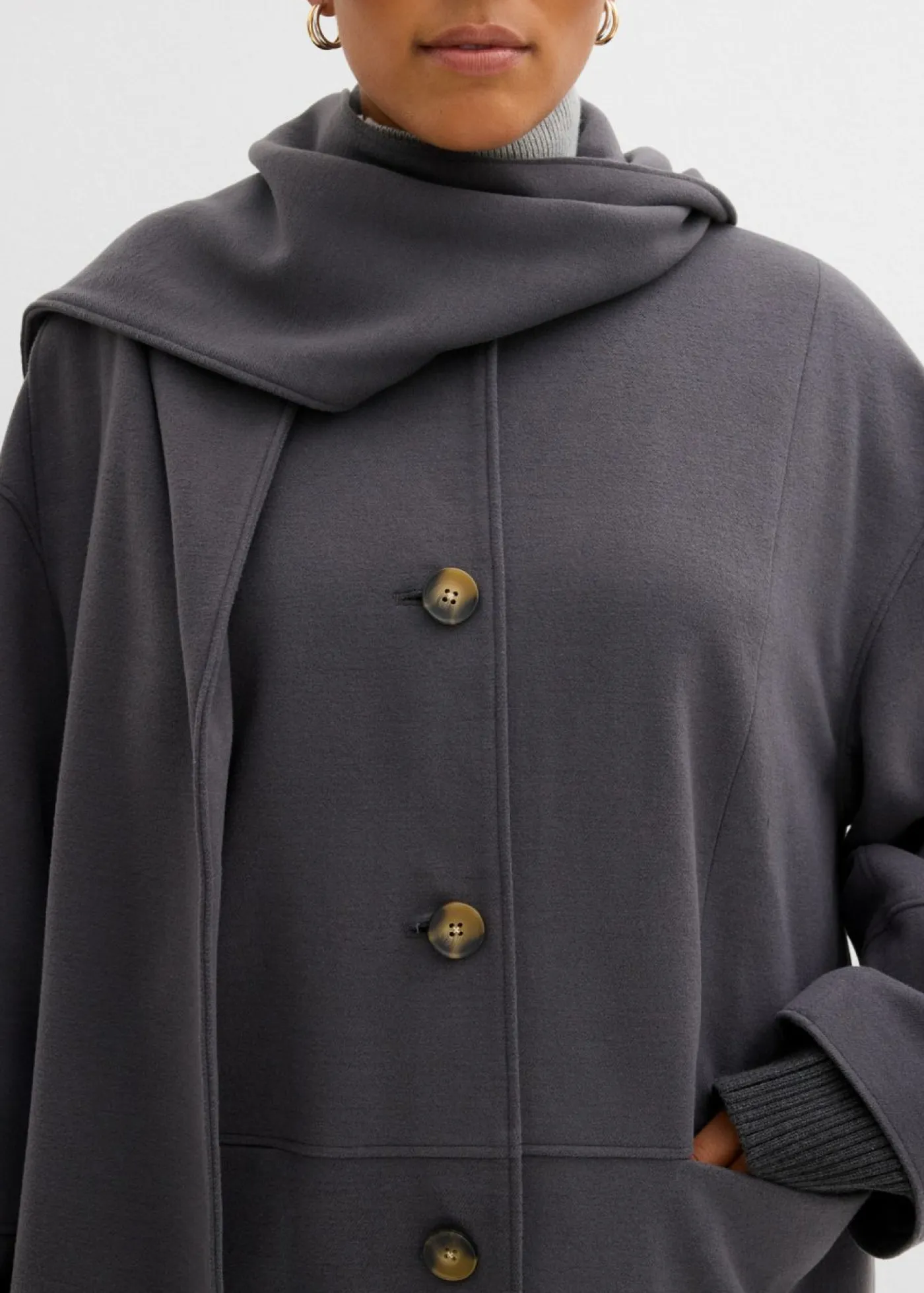 bonprix bonprix Abrigo holgado con dos bolsillos cosidos gris + pizarra Outlet