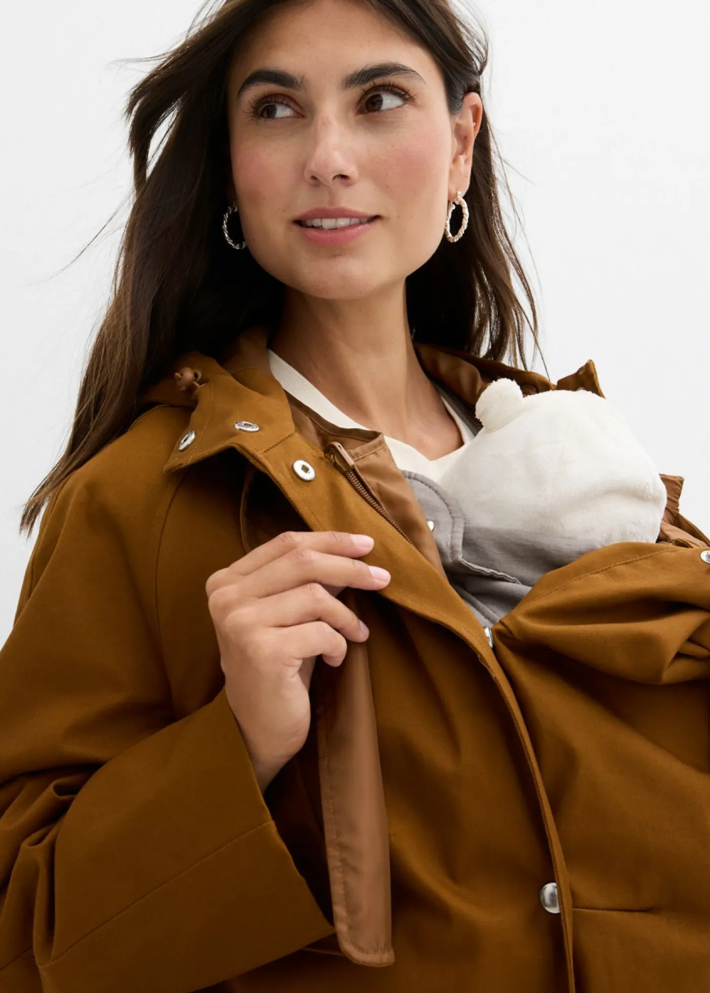 bonprix bonprix Abrigo premamá impermeable 6 en 1 con inserto de porteo y chaleco interior desmontable turrón Outlet