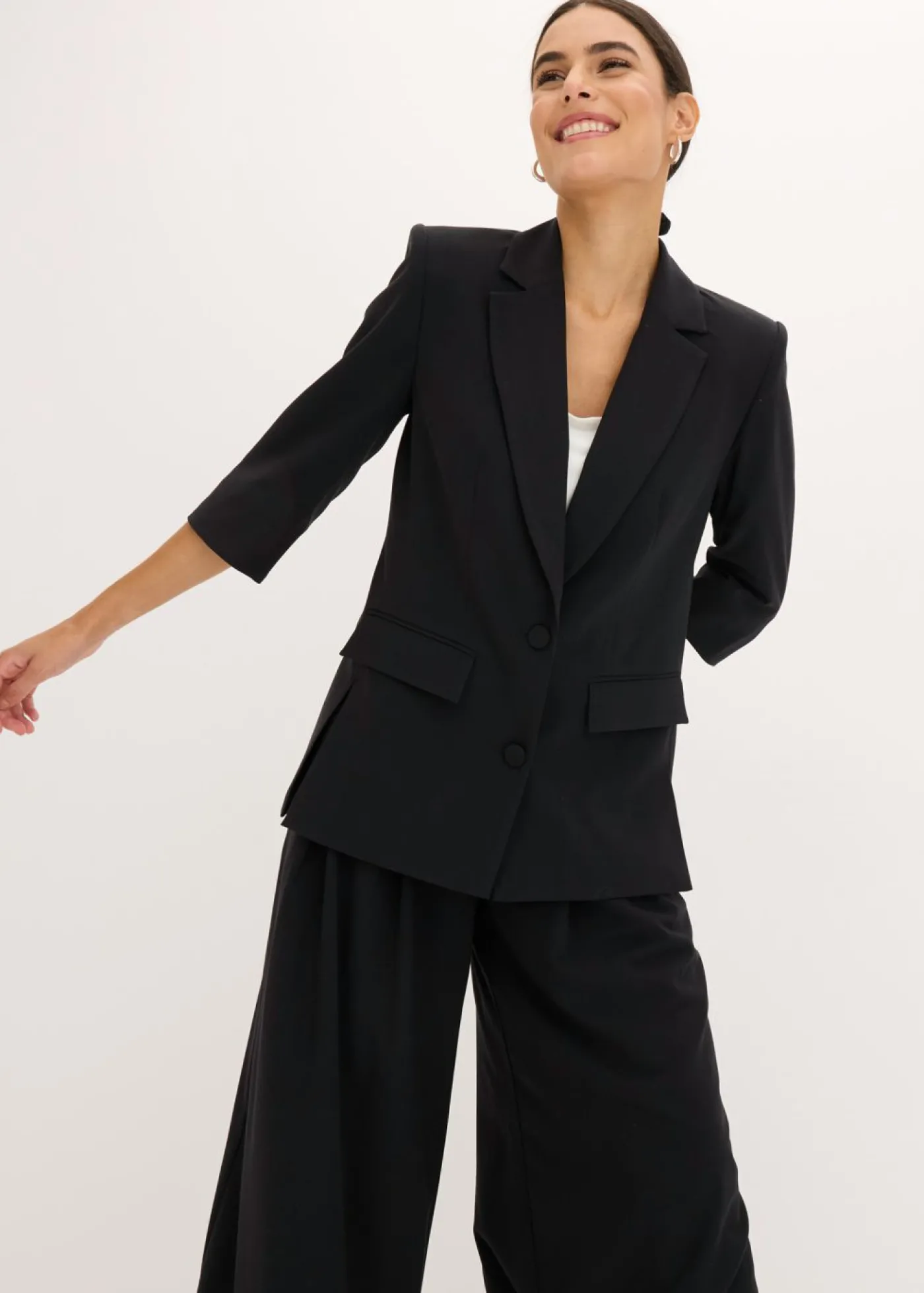 bonprix bonprix Americana con hombros marcados en tendencia Negro Outlet