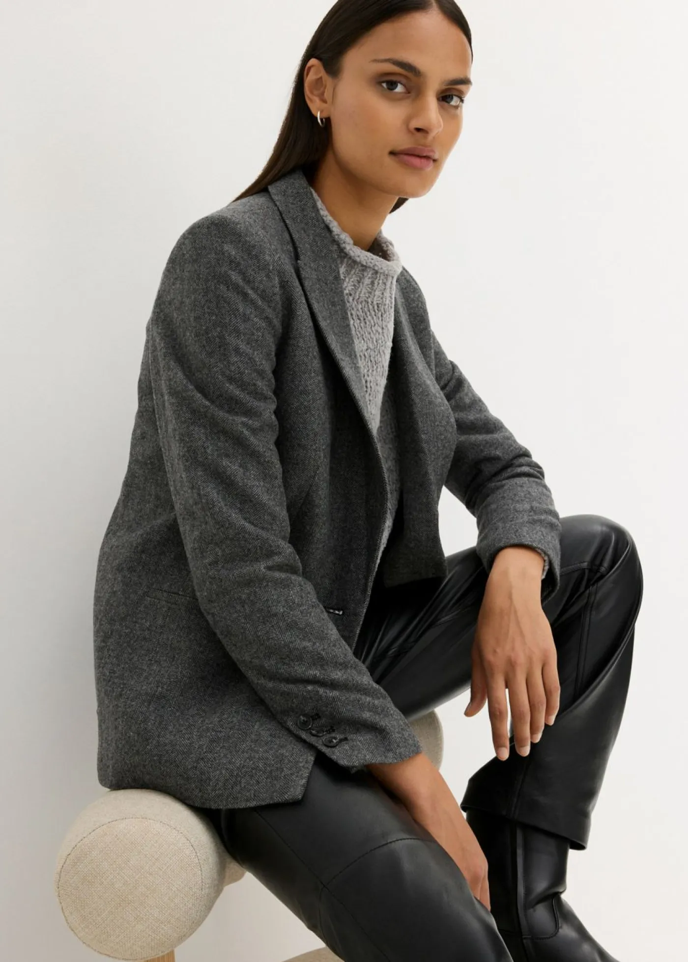 bonprix bonprix Americana de lana con patrón en espiga gris/negro moteado Hot