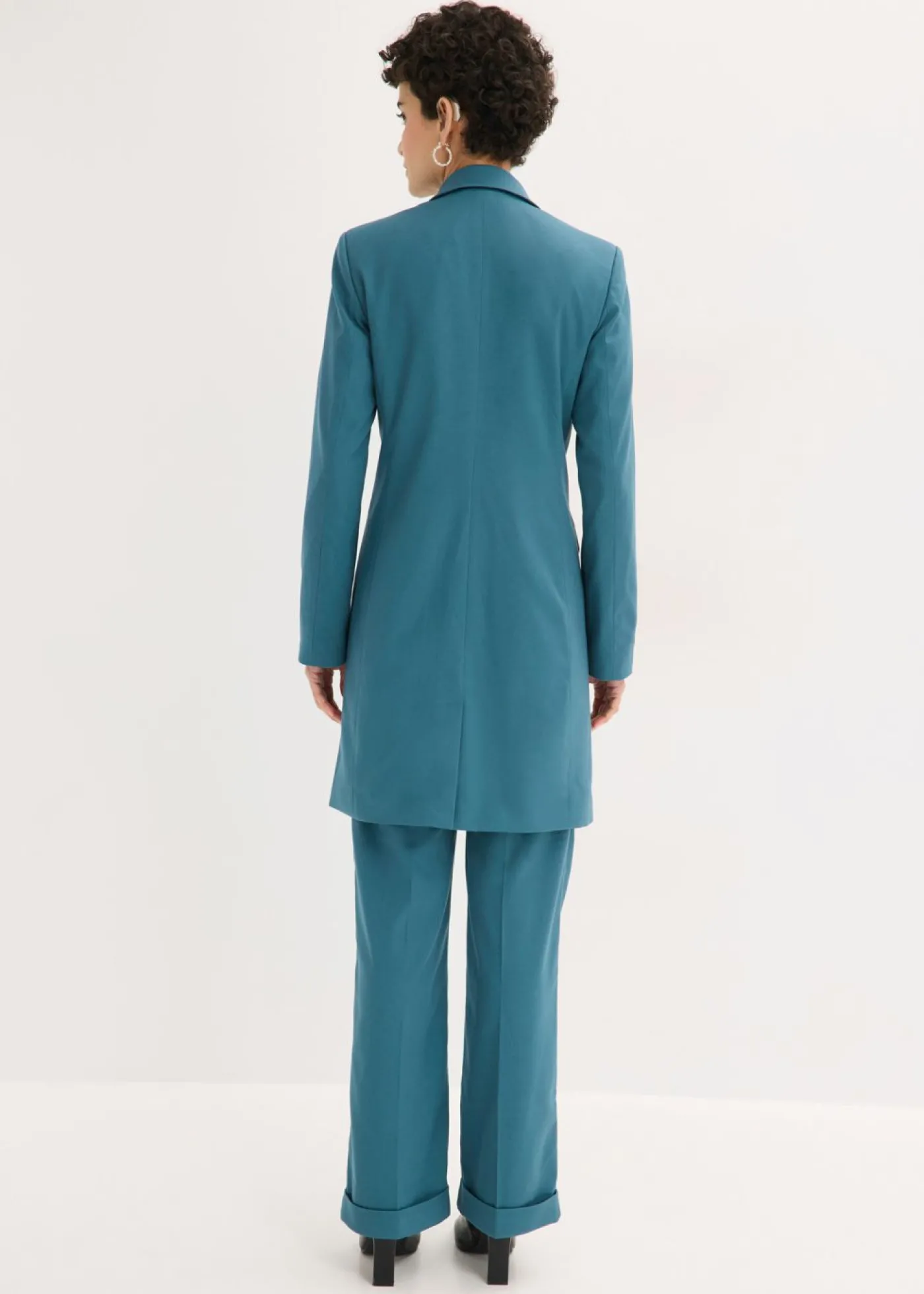 bonprix bonprix Americana larga con escote en V y mangas largas verde pimiento Discount