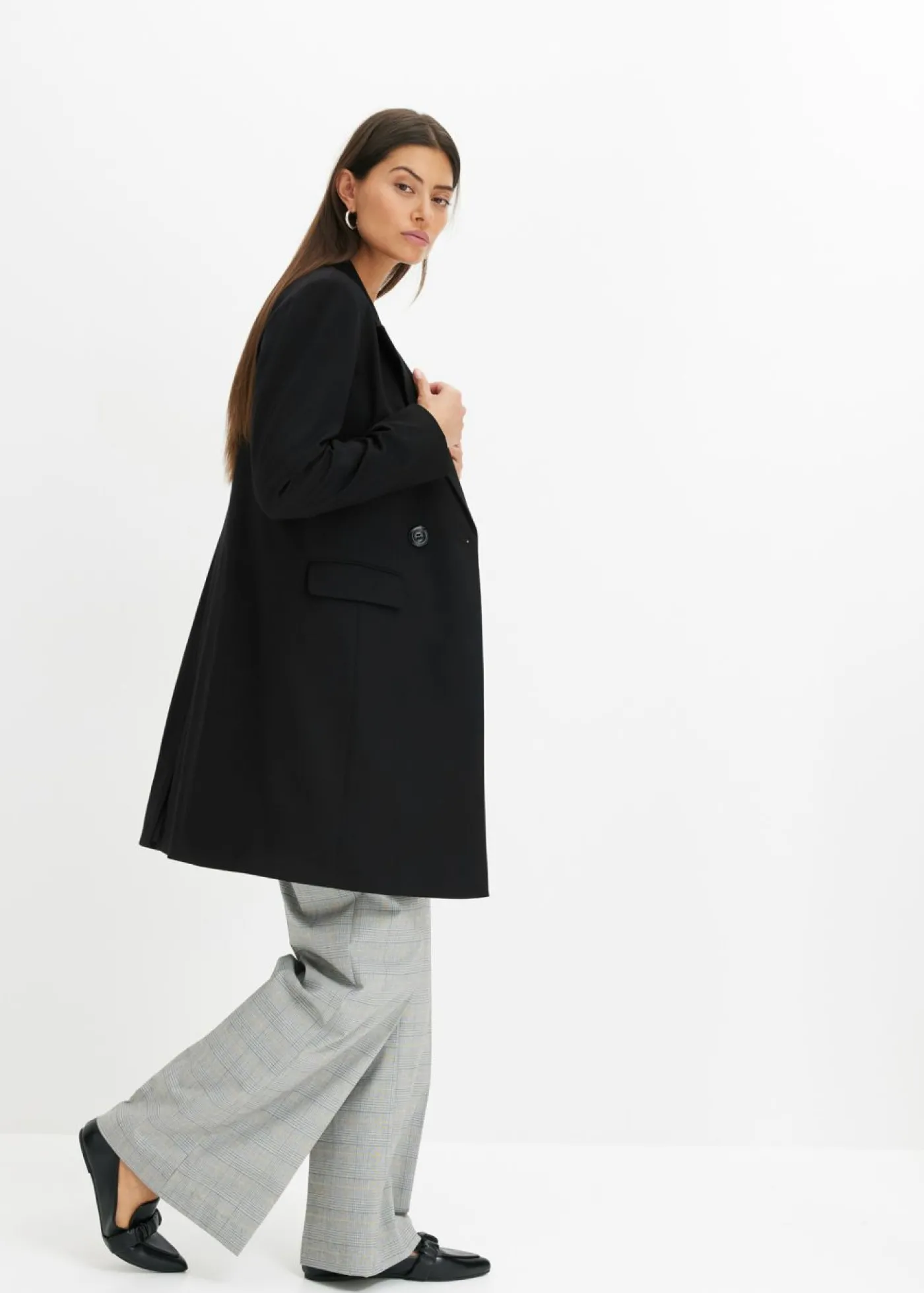bonprix bonprix Americana larga con escote en V y mangas largas Negro Online