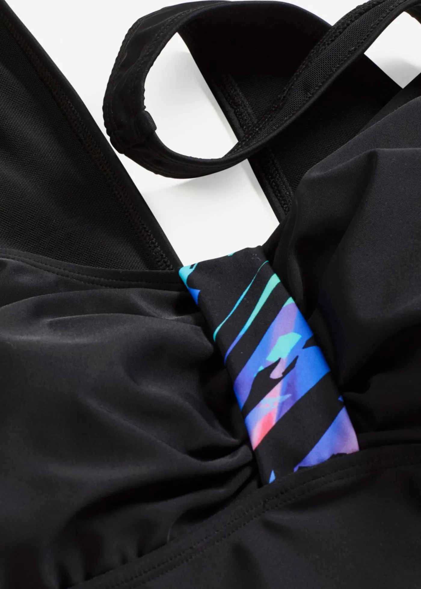 bonprix bonprix Bañador con efecto moldeador medio e insertos estampados Negro Online