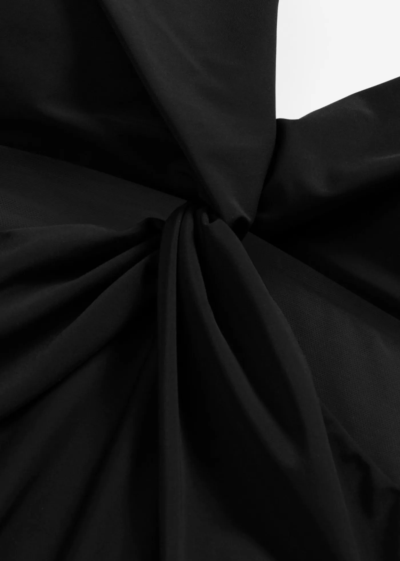 bonprix bonprix Bañador con efecto moldeador ligero y malla transparente Negro New