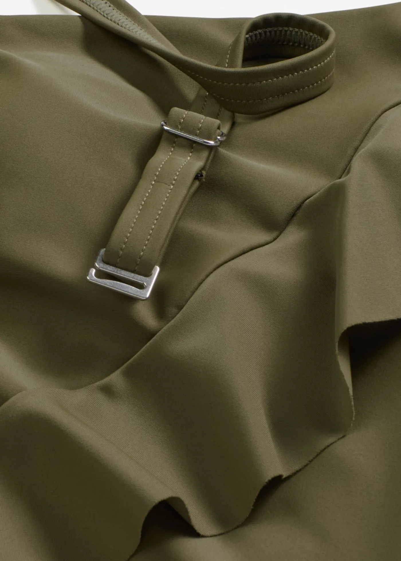 bonprix bonprix Bañador con un hombro al descubierto y tirantes desmontables Verde oliva oscuro Clearance