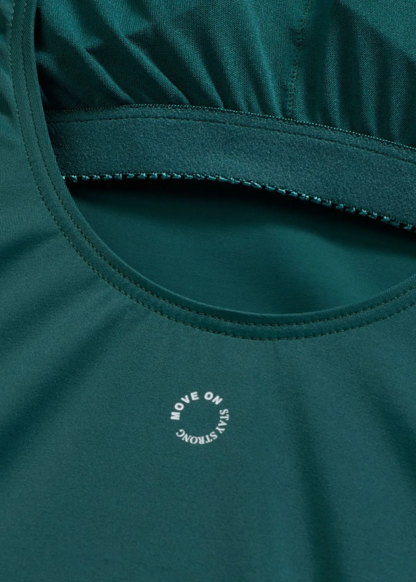 bonprix bonprix Bañador deportivo de material de secado rápido con espalda nadadora Verde petróleo