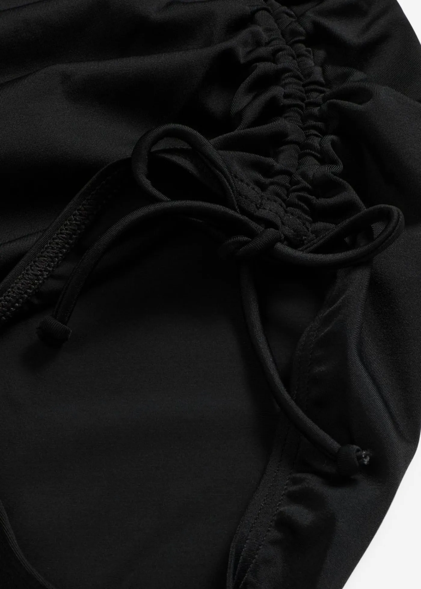 bonprix bonprix Bañador tipo bandeau con pernera alta Negro Outlet