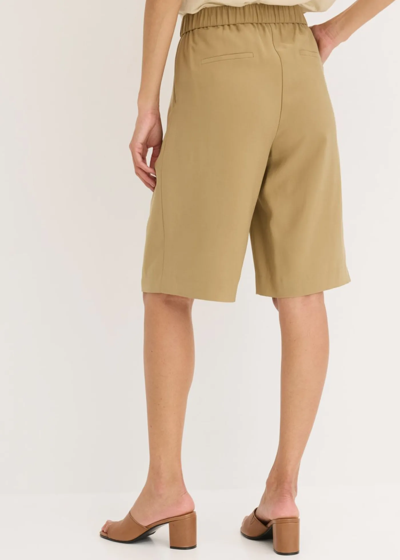 bonprix bonprix Bermudas oliva pálido Best
