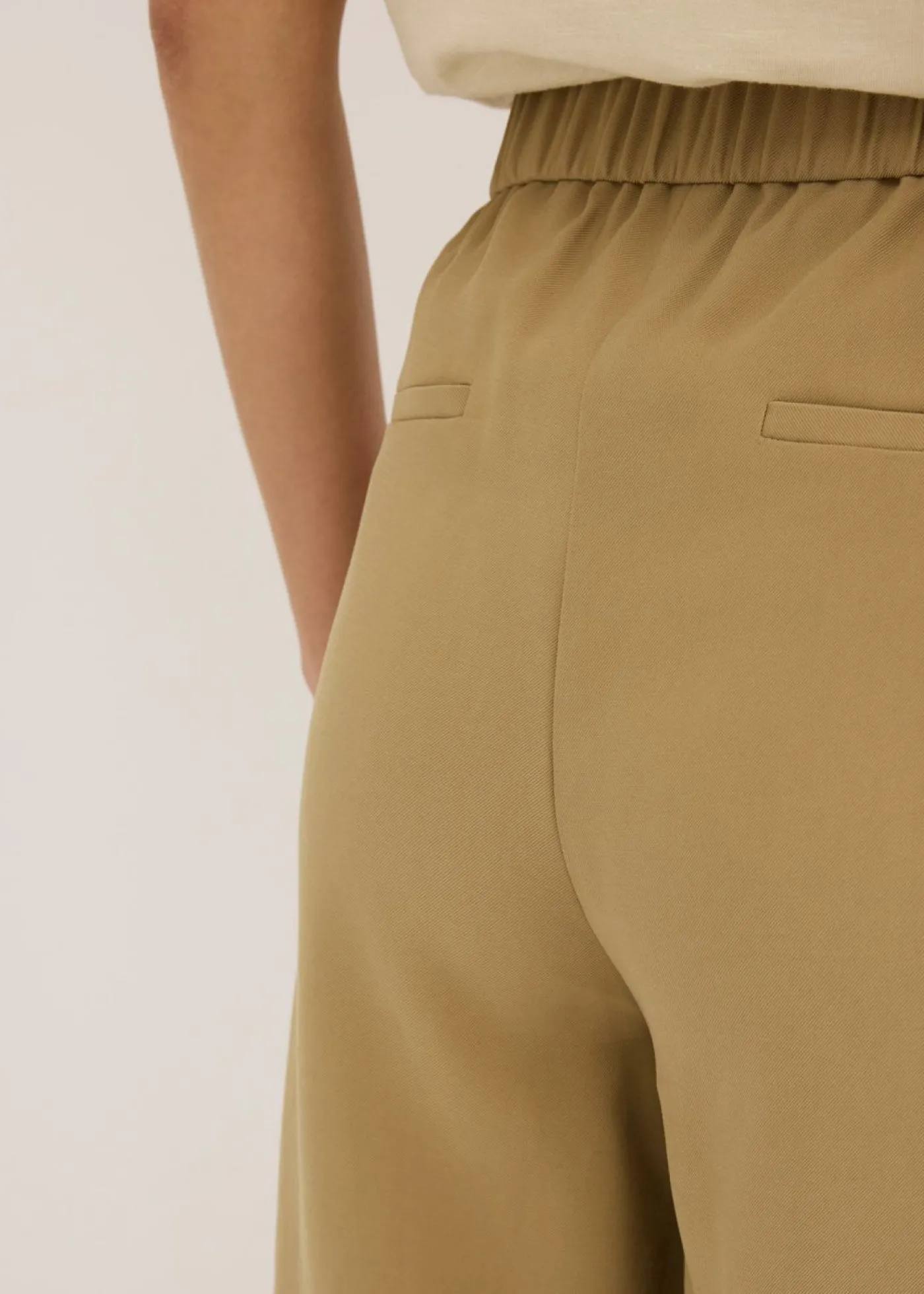 bonprix bonprix Bermudas oliva pálido Best