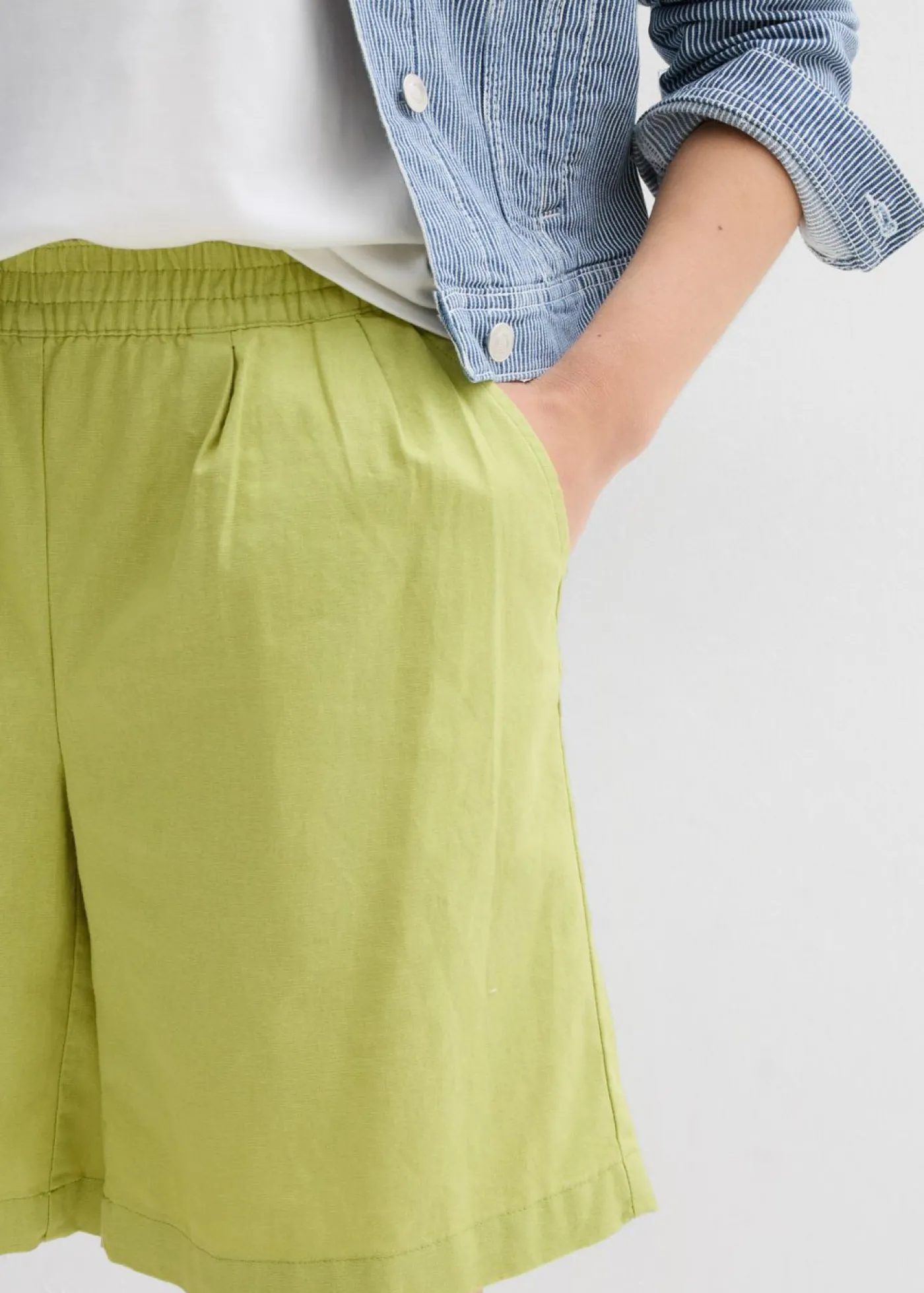 bonprix bonprix Bermudas de mezcla de lino y algodón pistacho mate