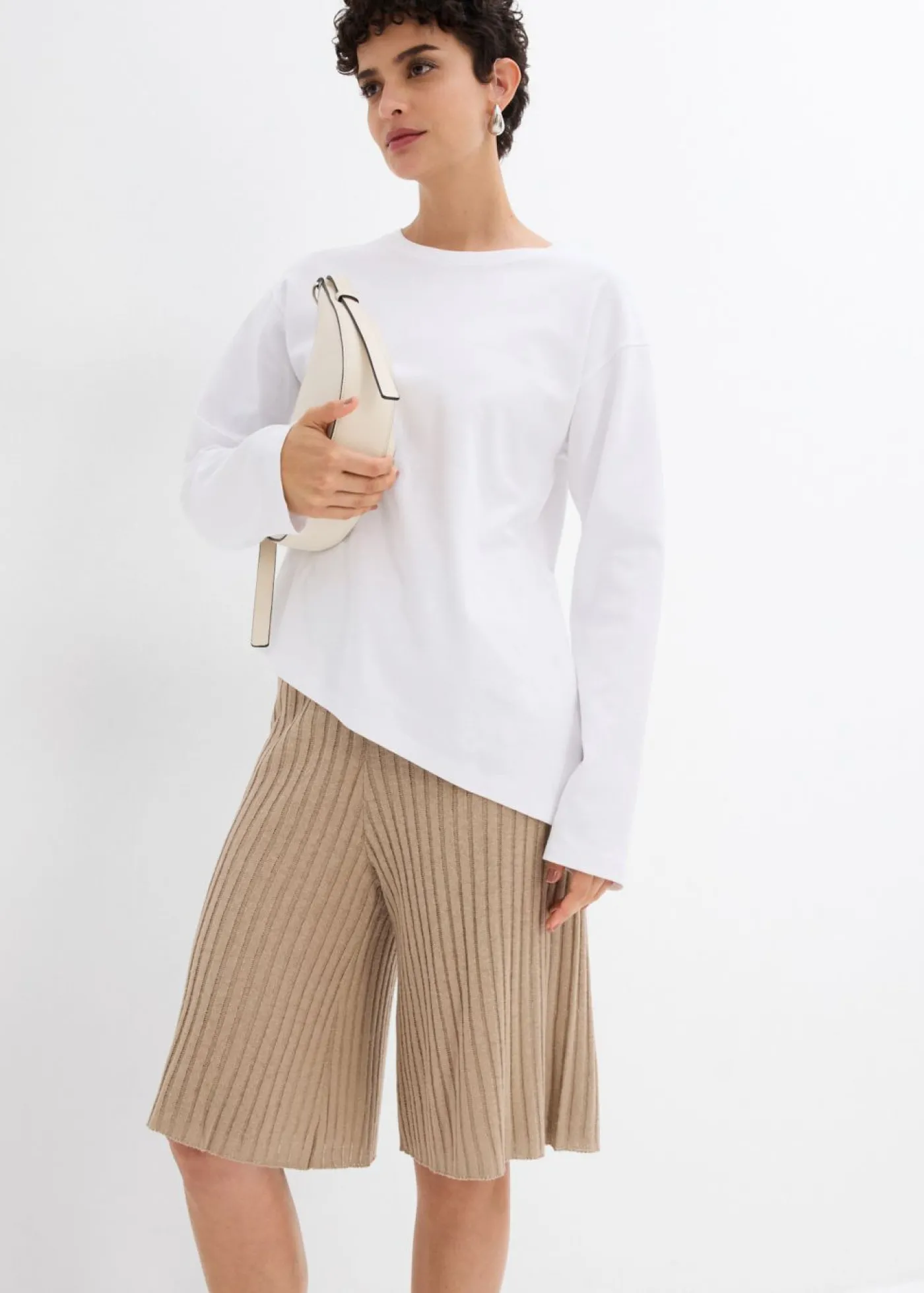 bonprix bonprix Bermudas de punto de mezcla de viscosa con talle alto beige-kaki New