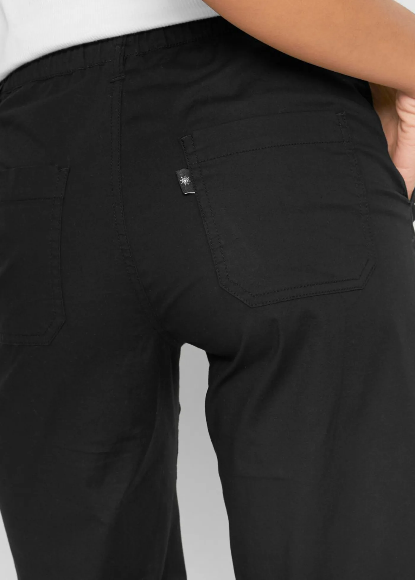 bonprix bonprix Bermudas largas con cintura elástica Negro