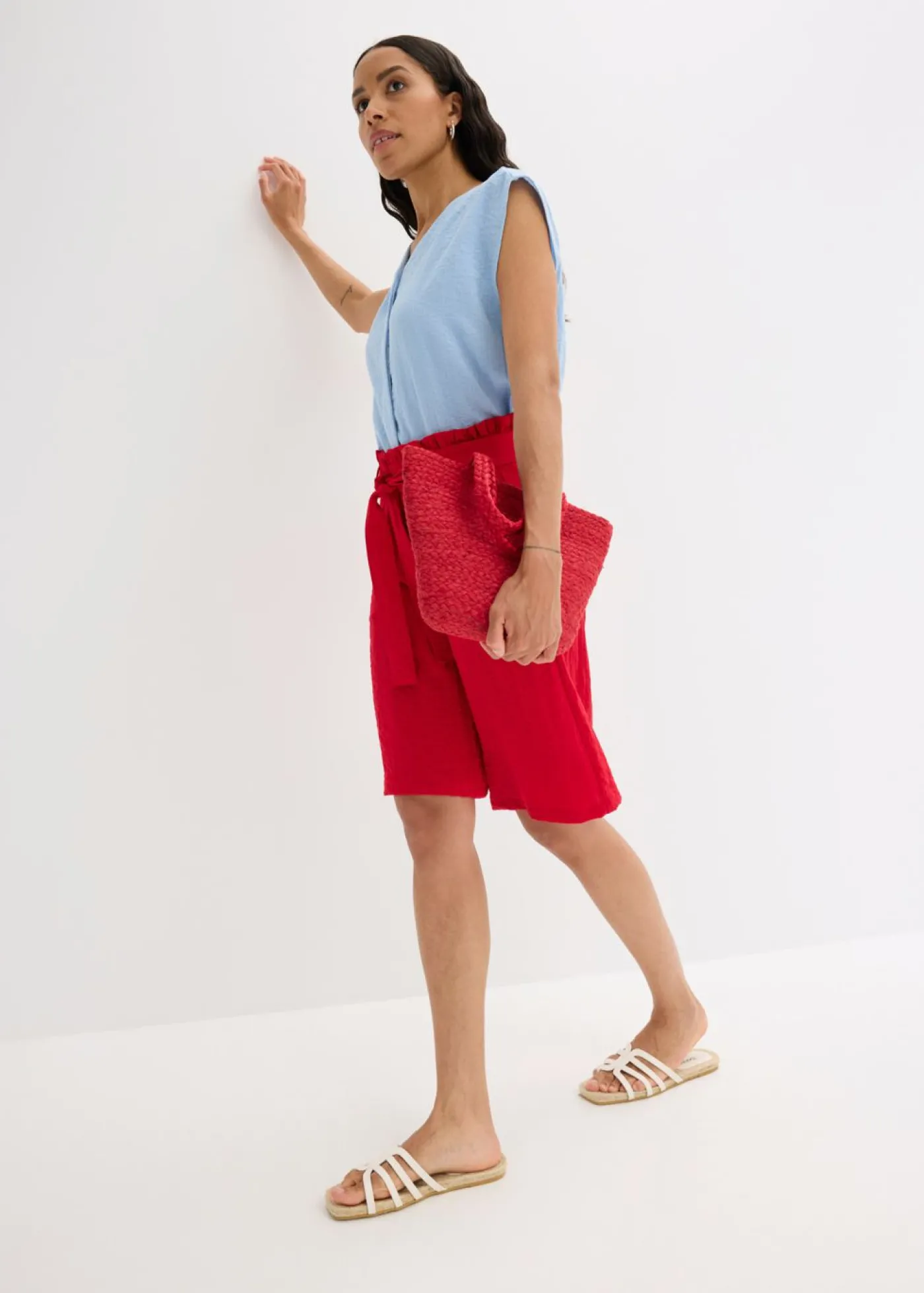 bonprix bonprix Bermudas sin cierre de mezcla de viscosa fluida rojo intenso Hot