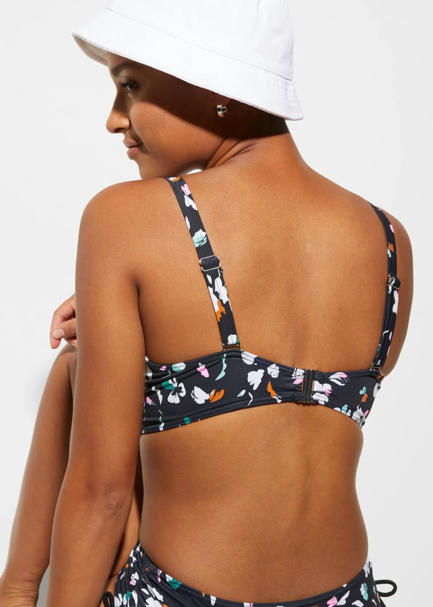 bonprix bonprix Bikini reductor con cinta para anudar (2 piezas) Negro-blanco con estampado gráfico Outlet
