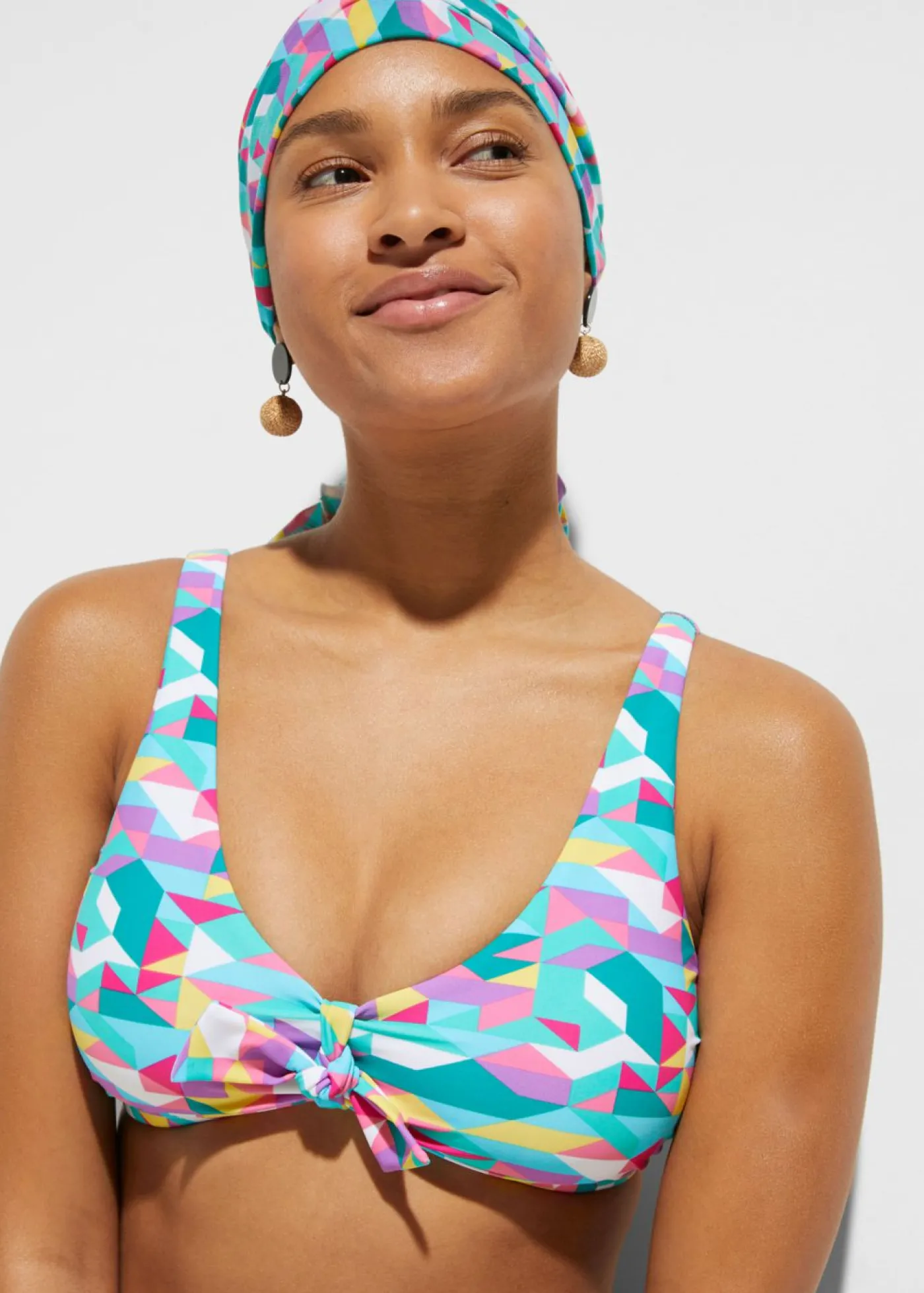bonprix bonprix Bikini y braguita de baño (conjunto de 3 piezas) Verde azulado-amarillo-lila con estampado gráfico Clearance