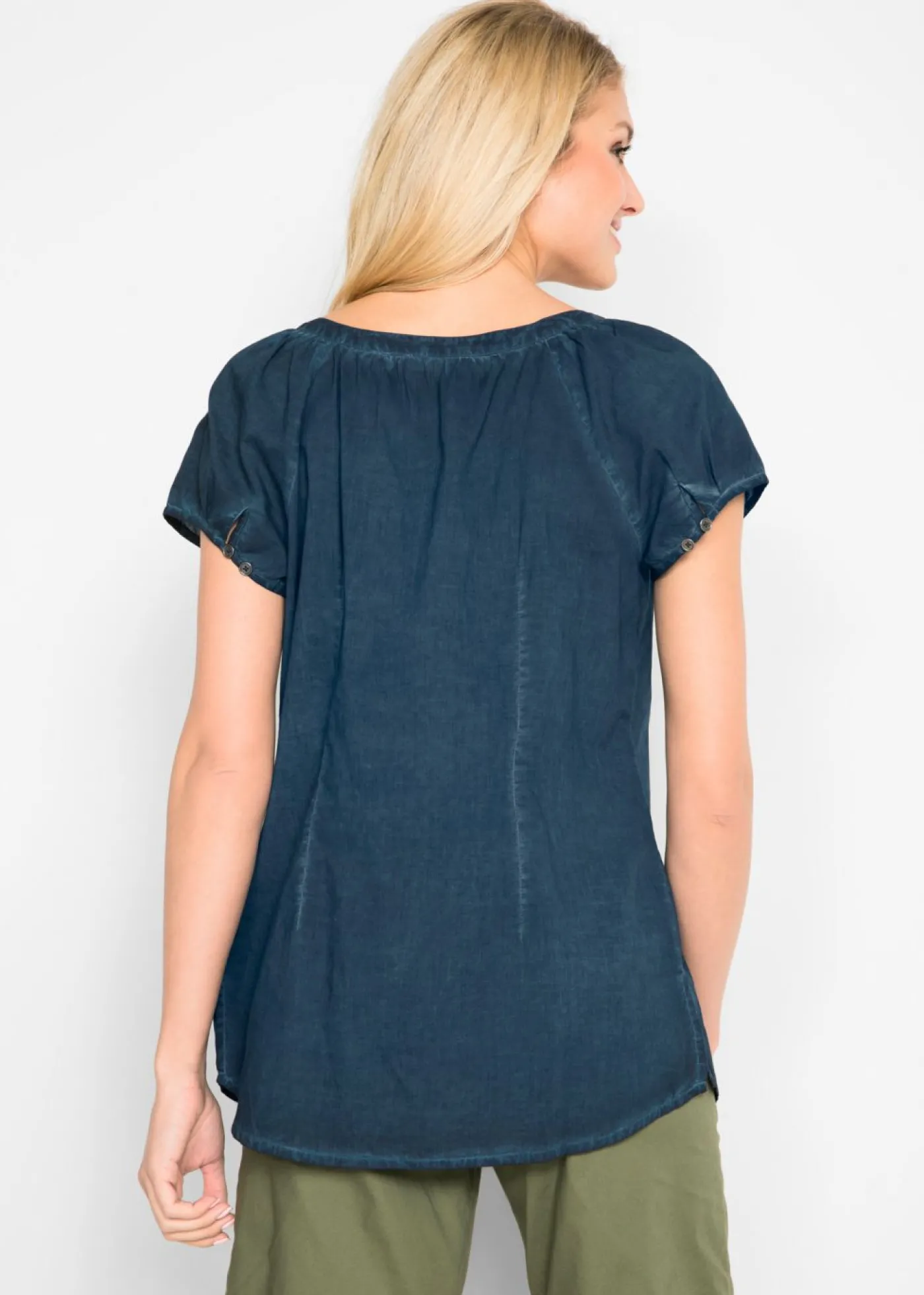 bonprix bonprix Blusa cold-dye de manga corta en algodón sostenible Azul marino Sale