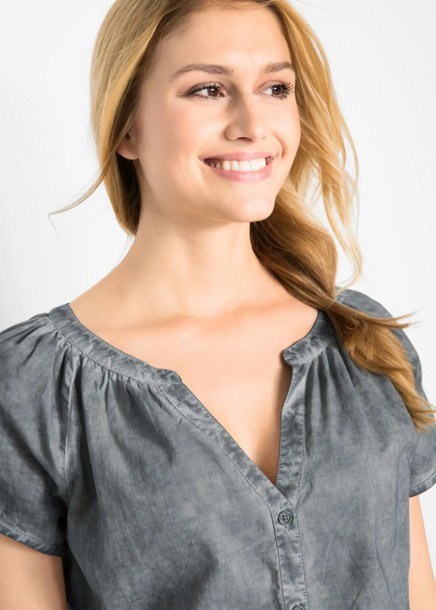 bonprix bonprix Blusa cold-dye de manga corta en algodón sostenible carbón New