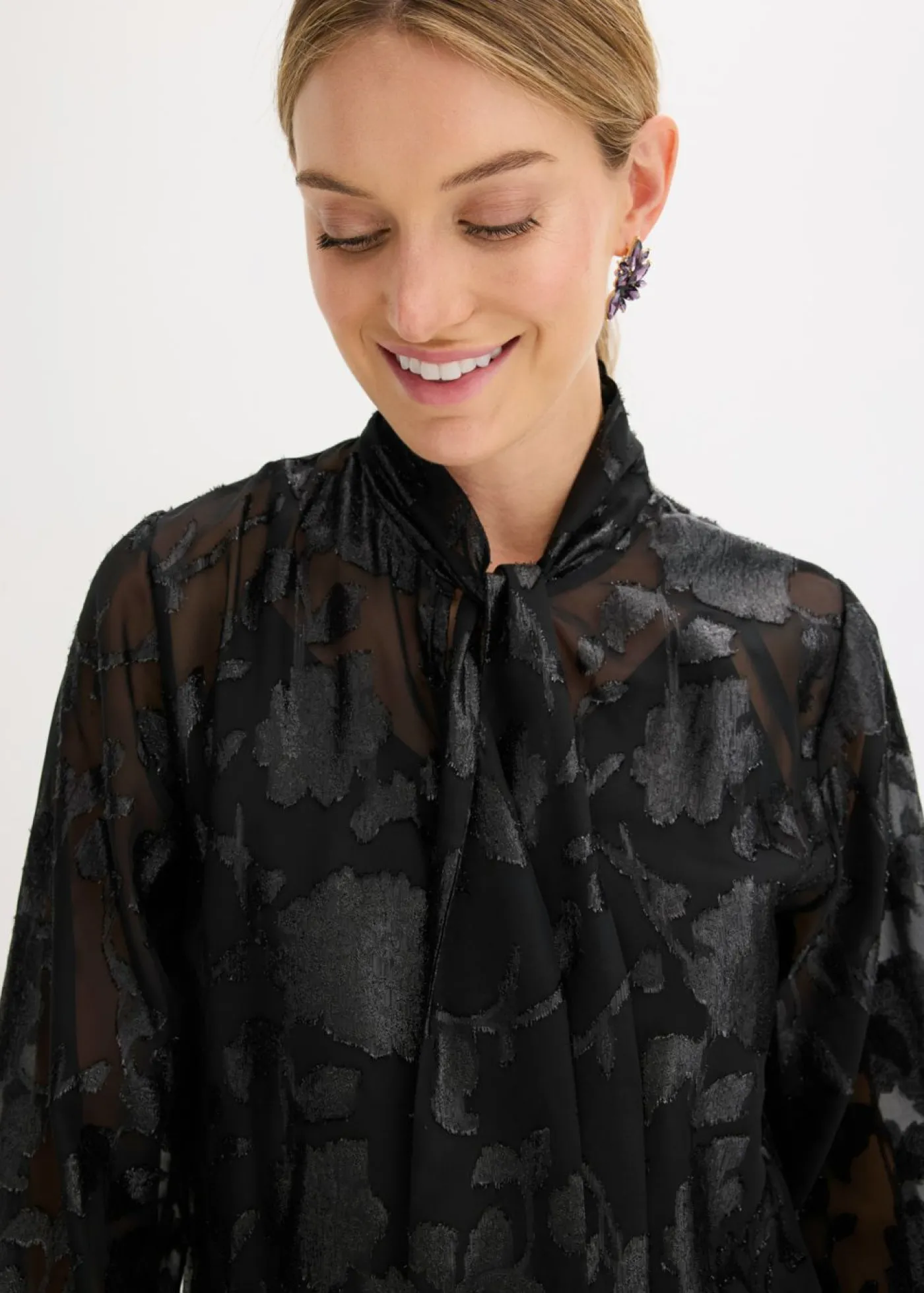 bonprix bonprix Blusa con bordado Negro Sale