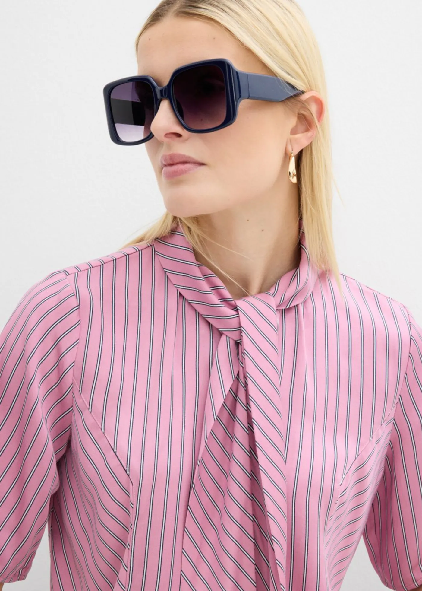 bonprix bonprix Blusa con lazo de modal suave malva-azul marino-blanco con rayas