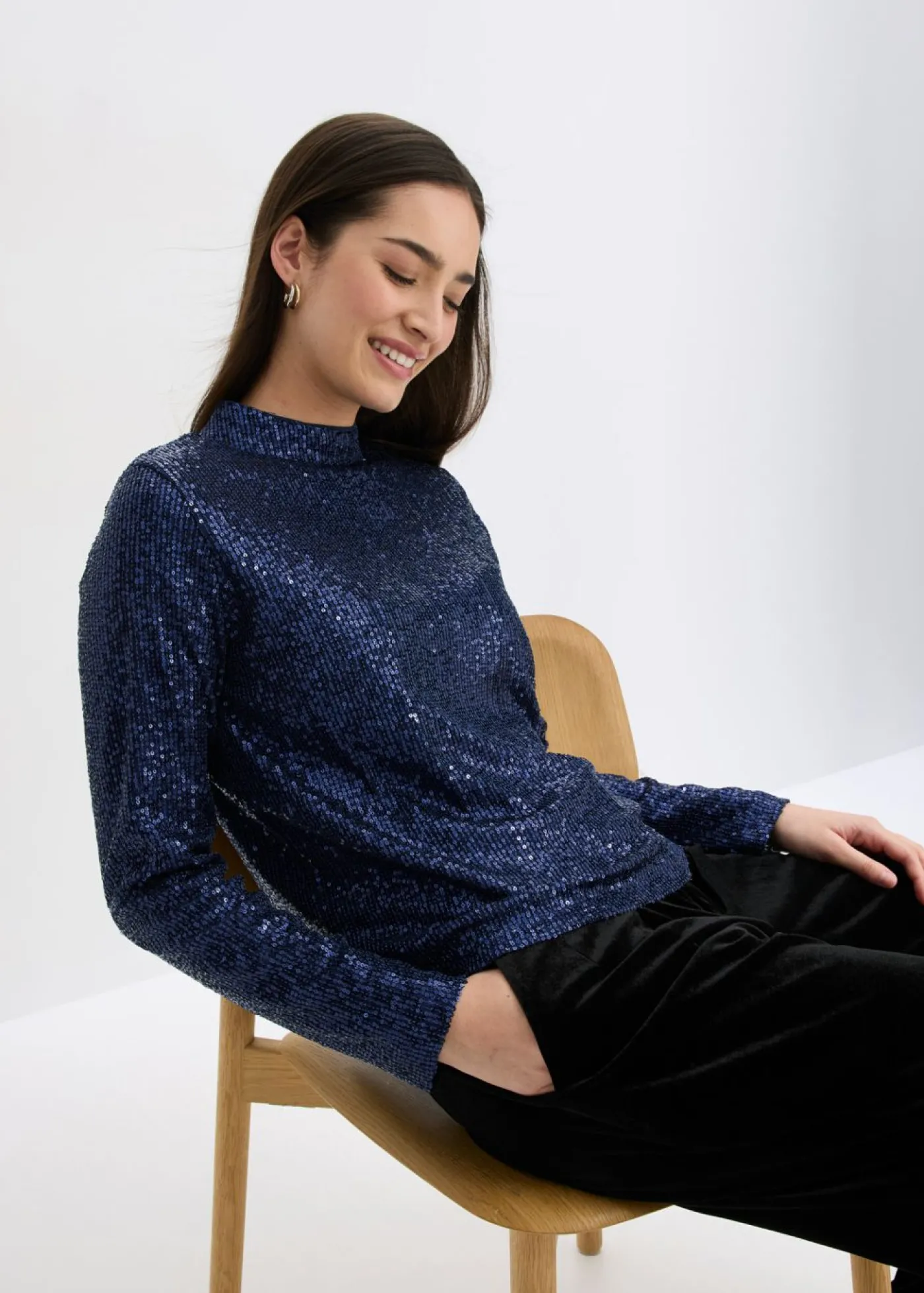 bonprix bonprix Blusa con lentejuelas Azul marino New