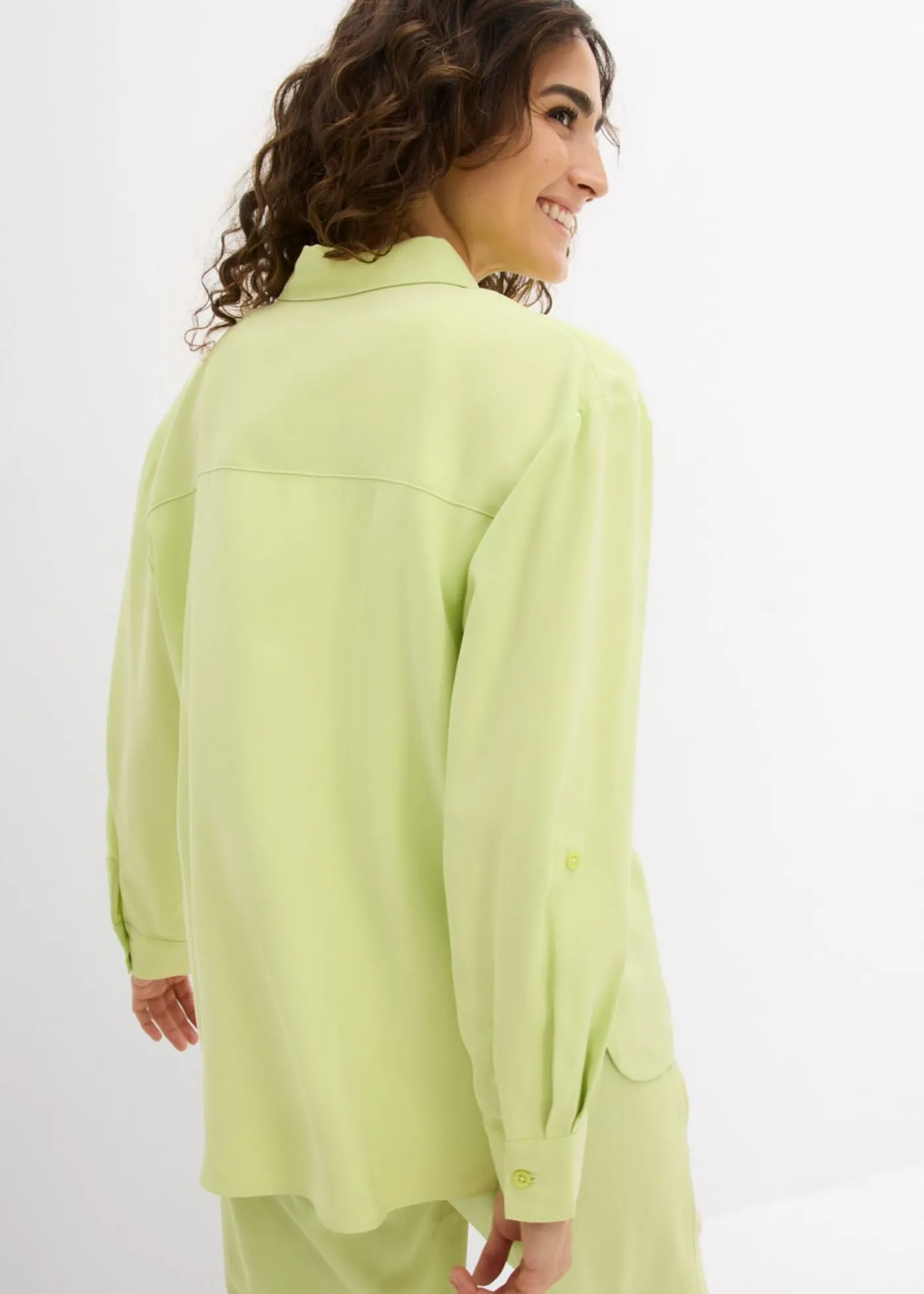 bonprix bonprix Blusa con mezcla de viscosa fluida Verde menta Hot