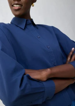 bonprix bonprix Blusa corta oversize con contenido de seda Azul marino Hot