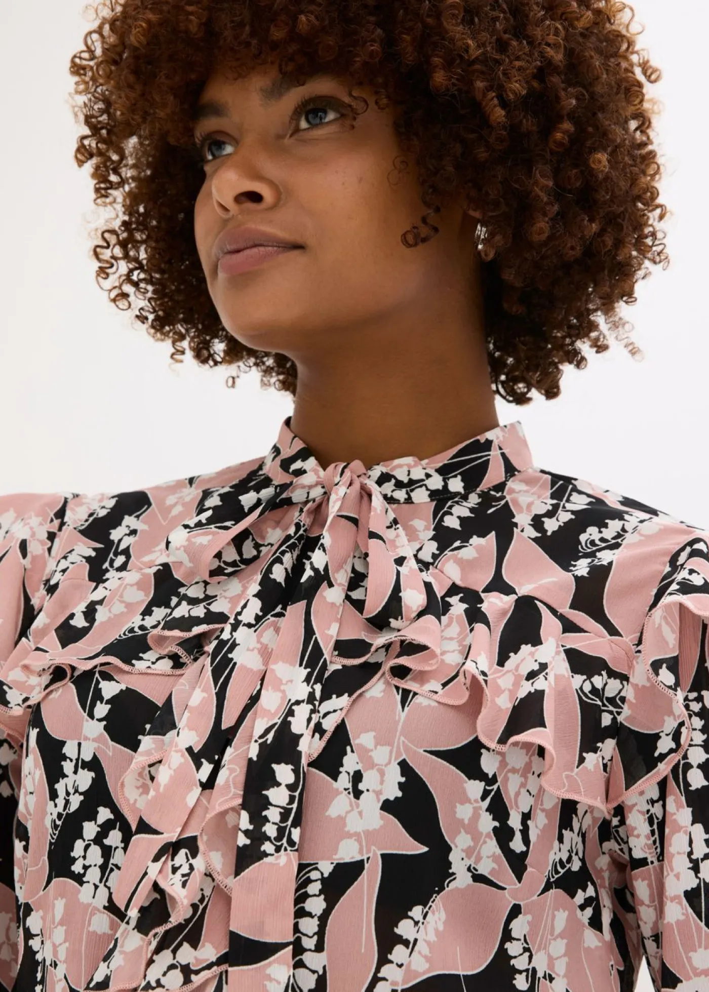 bonprix bonprix Blusa de gasa con volantes Negro-rosa palo Outlet