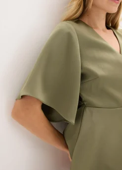 bonprix bonprix Blusa de manga corta con escote pronunciado Verde oliva