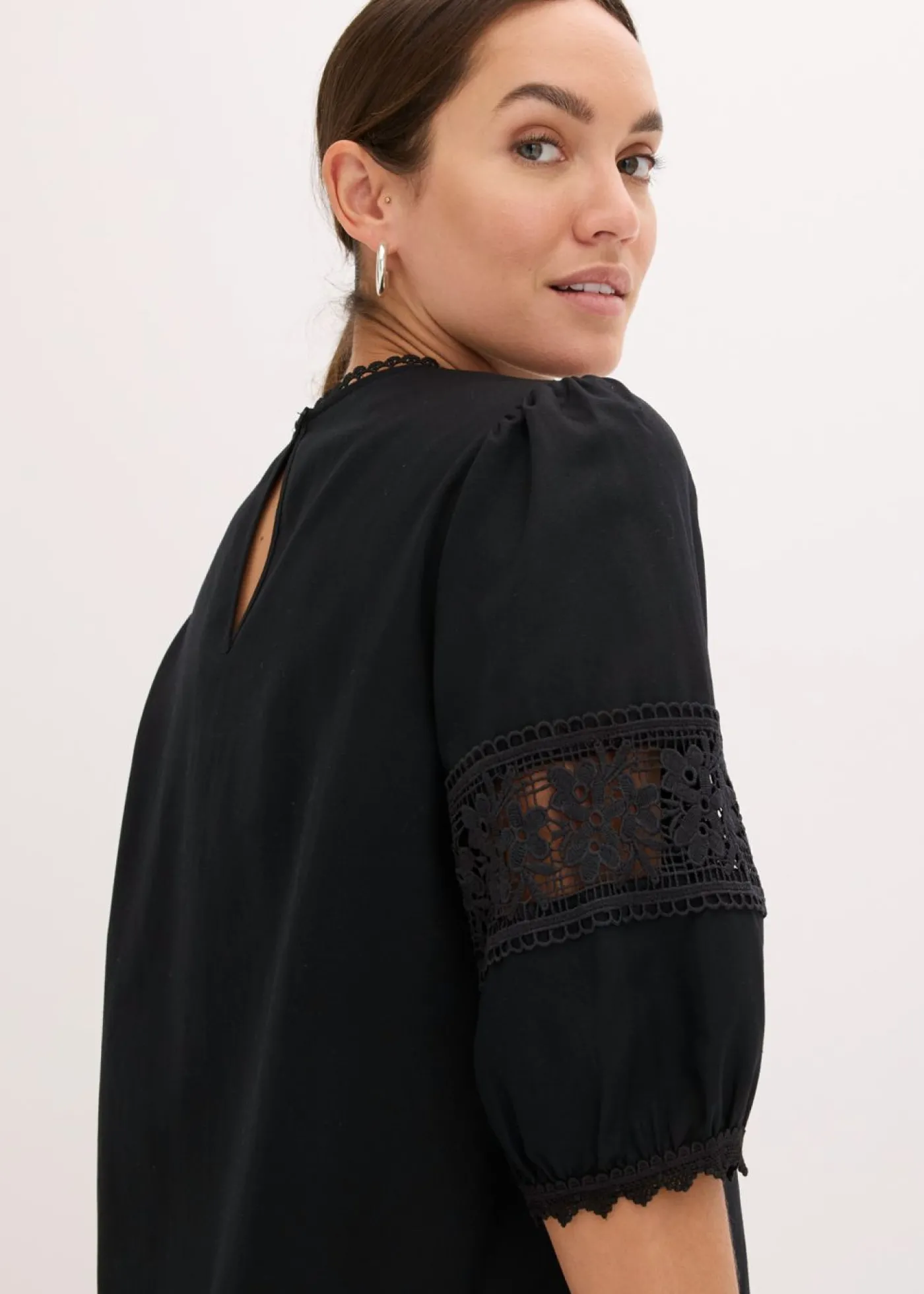 bonprix bonprix Blusa de manga corta de lino Negro Sale