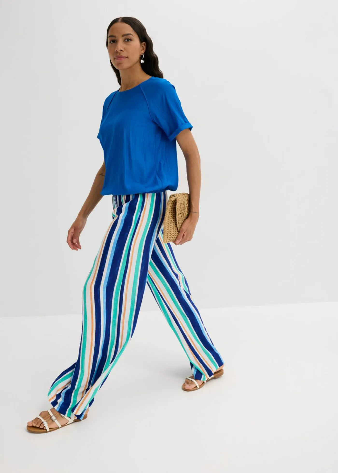 bonprix bonprix Blusa de manga corta de suave mezcla de viscosa Azul ártico
