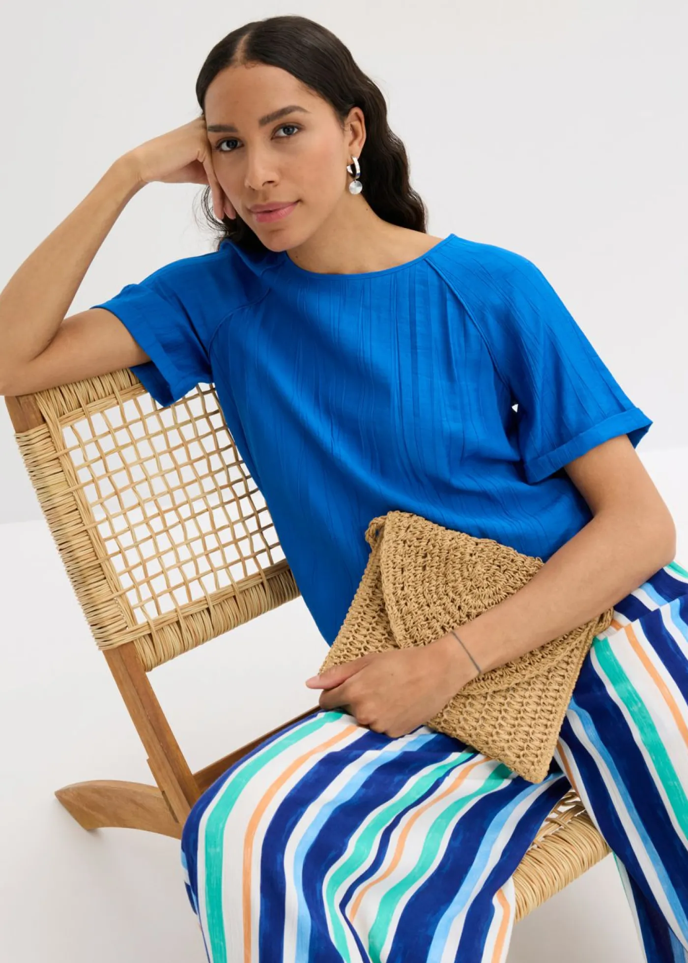 bonprix bonprix Blusa de manga corta de suave mezcla de viscosa Azul ártico