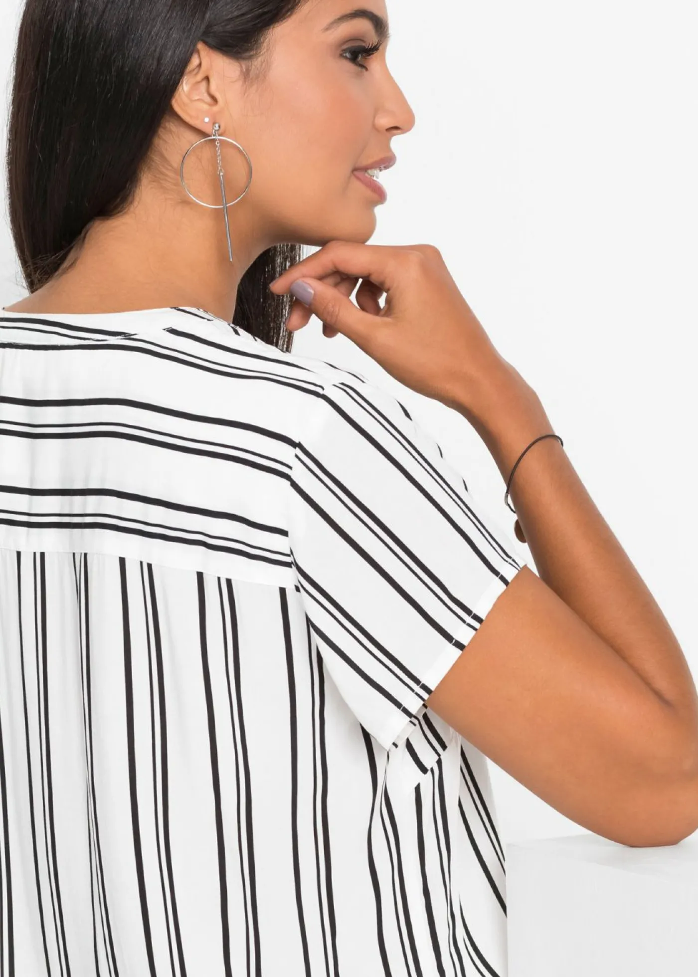 bonprix bonprix Blusa de manga corta de viscosa pura blanco-negro con rayas Online