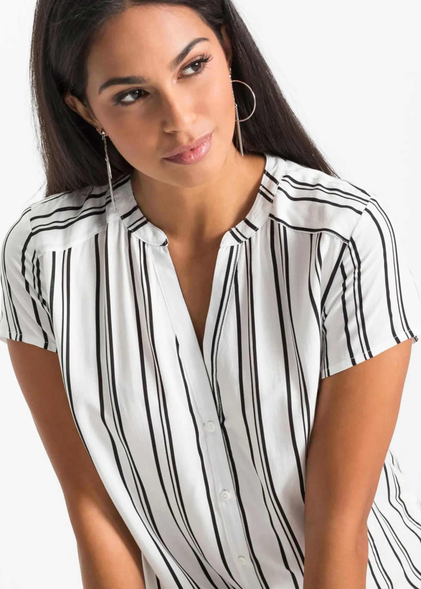 bonprix bonprix Blusa de manga corta de viscosa pura Azul genciana de flores Outlet