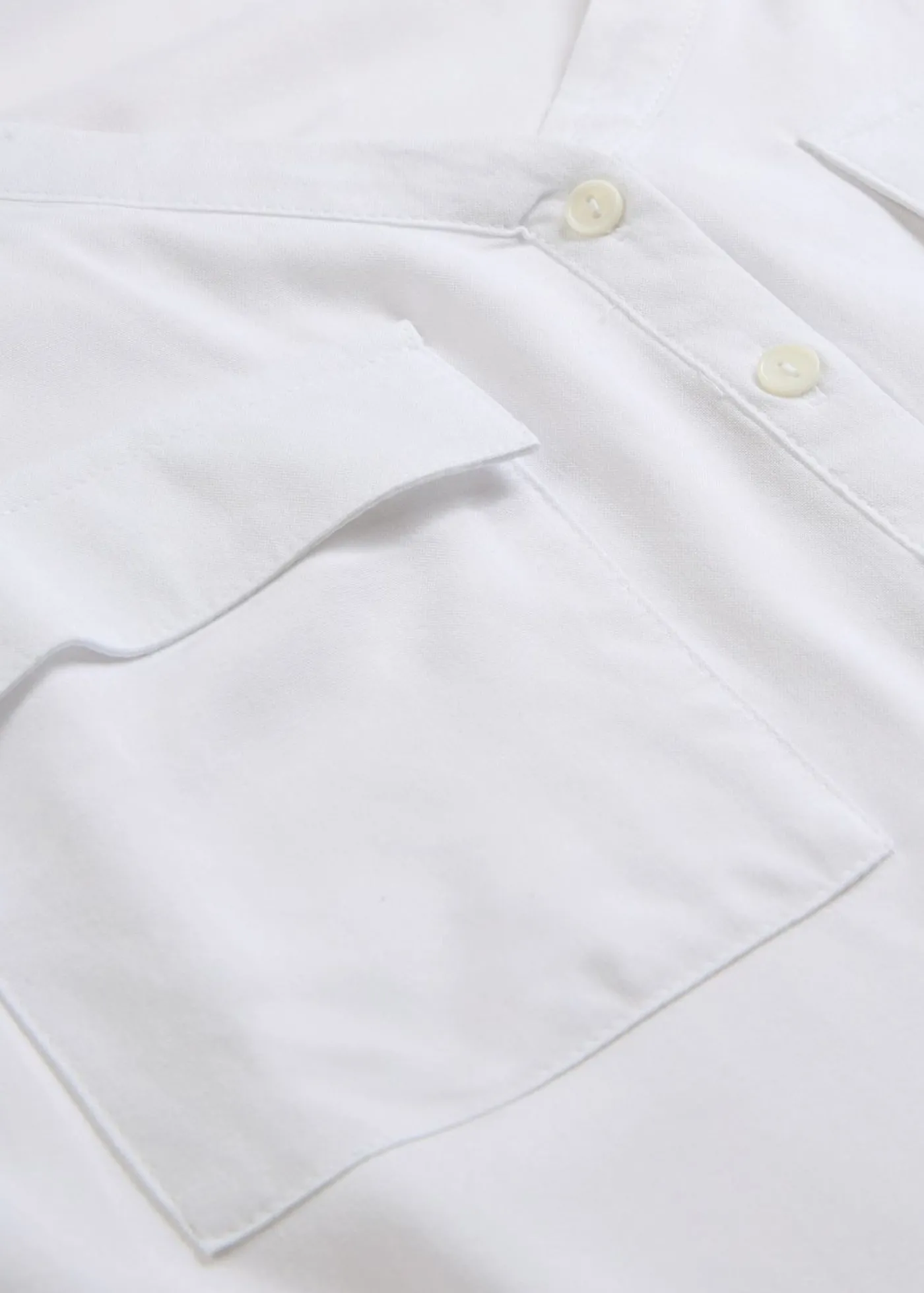 bonprix bonprix Blusa de manga larga con escote en V de viscosa fluida Blanco New