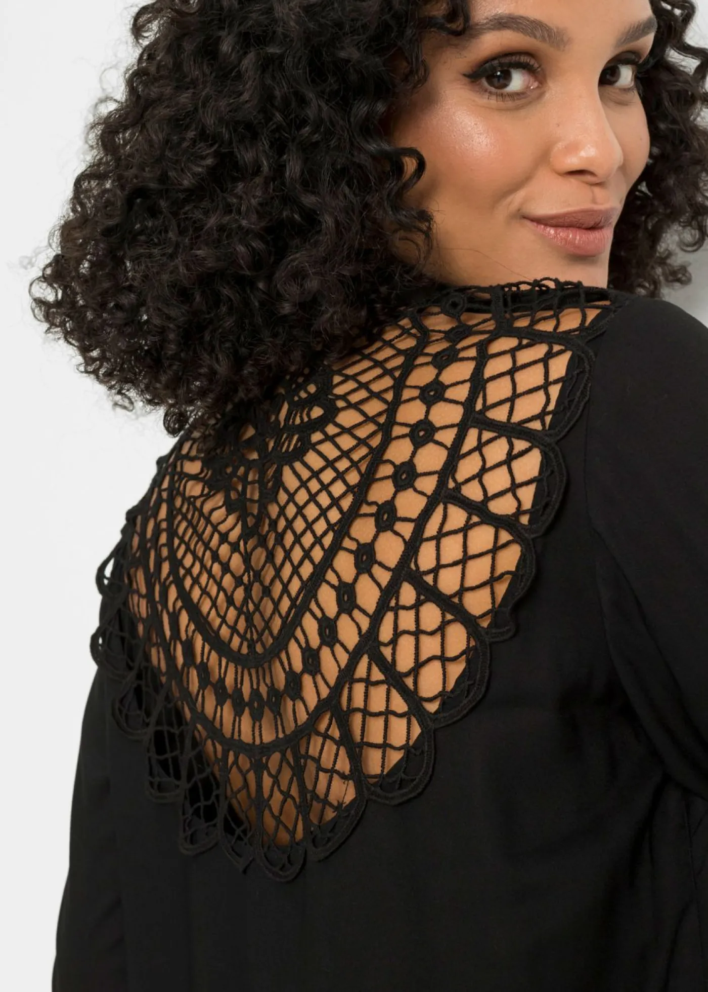 bonprix bonprix Blusa de mezcla de algodón y viscosa Negro Outlet