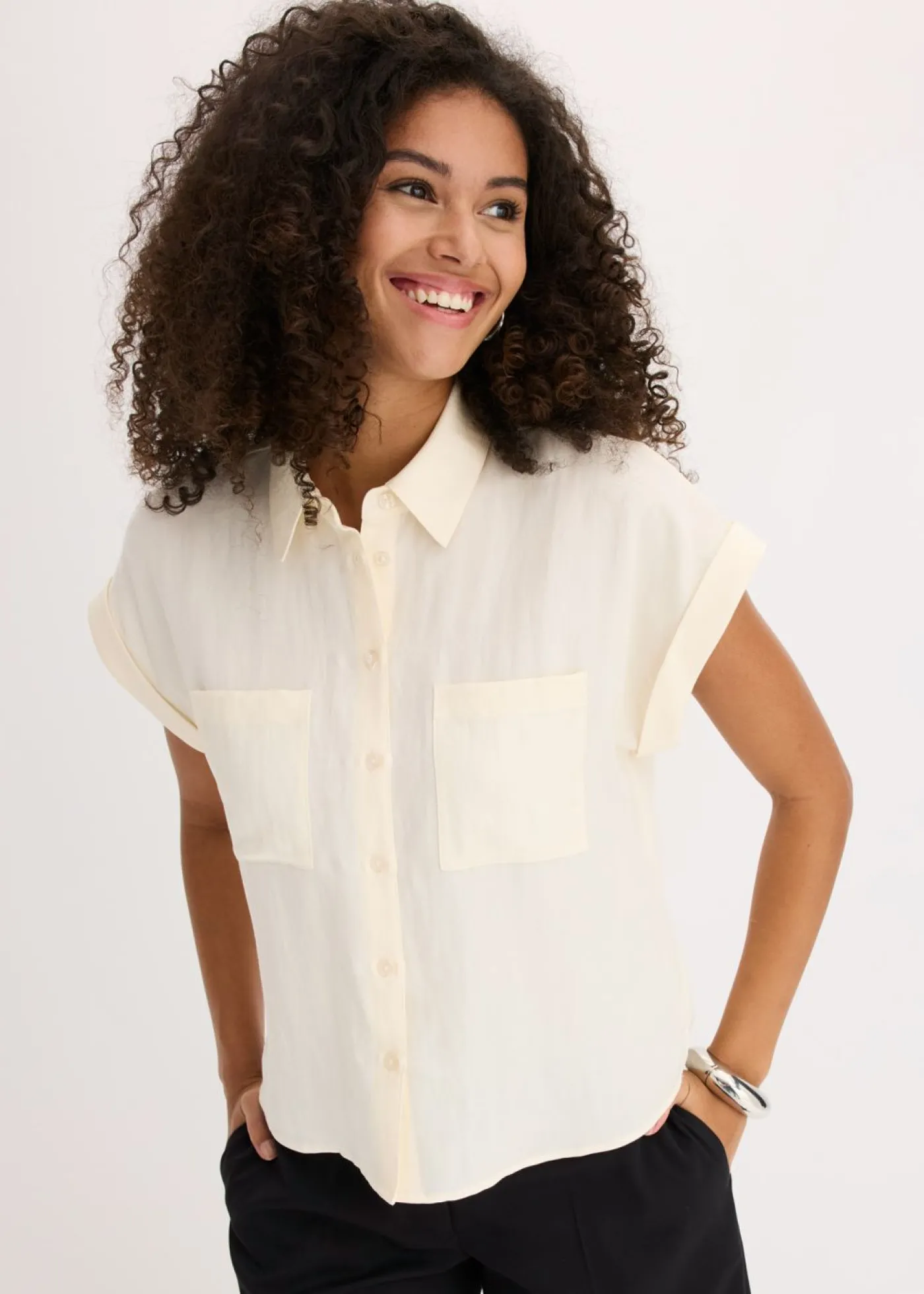 bonprix bonprix Blusa de mezcla de lyocell fluido Blanco-crema New