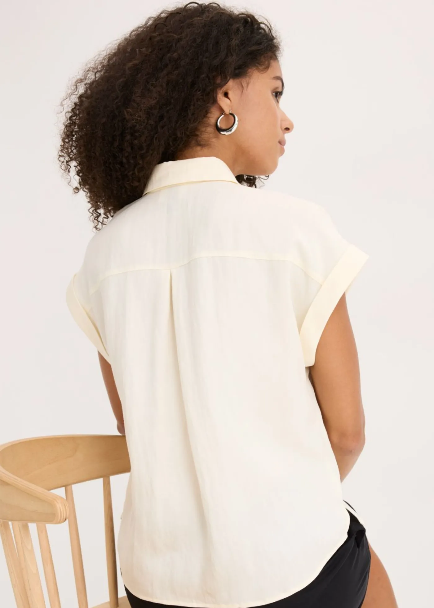 bonprix bonprix Blusa de mezcla de lyocell fluido Blanco-crema New