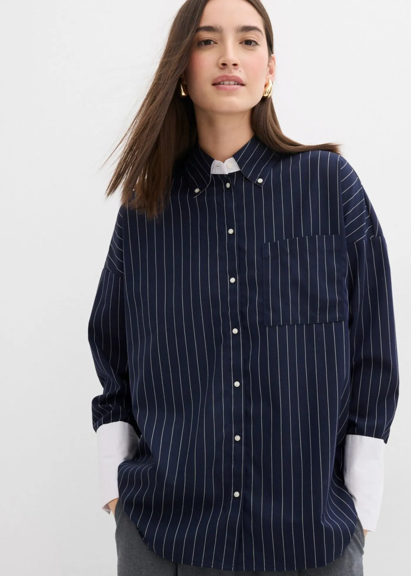 bonprix bonprix Blusa de mezcla de viscosa con raya diplomática azul marino-blanco rayas verticales