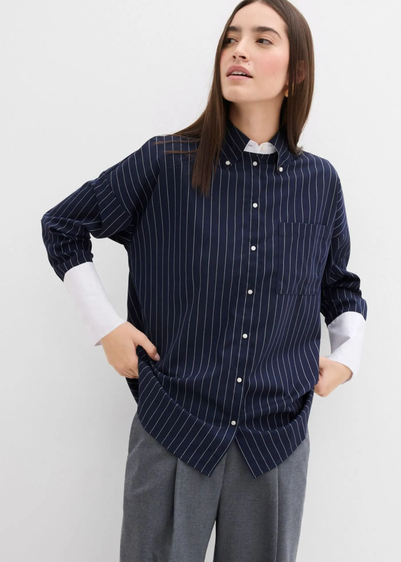bonprix bonprix Blusa de mezcla de viscosa con raya diplomática azul marino-blanco rayas verticales