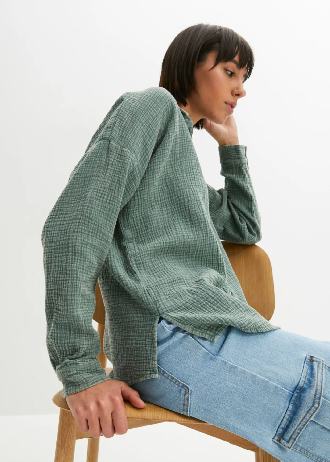 bonprix bonprix Blusa de muselina Denim claro desgastado Hot