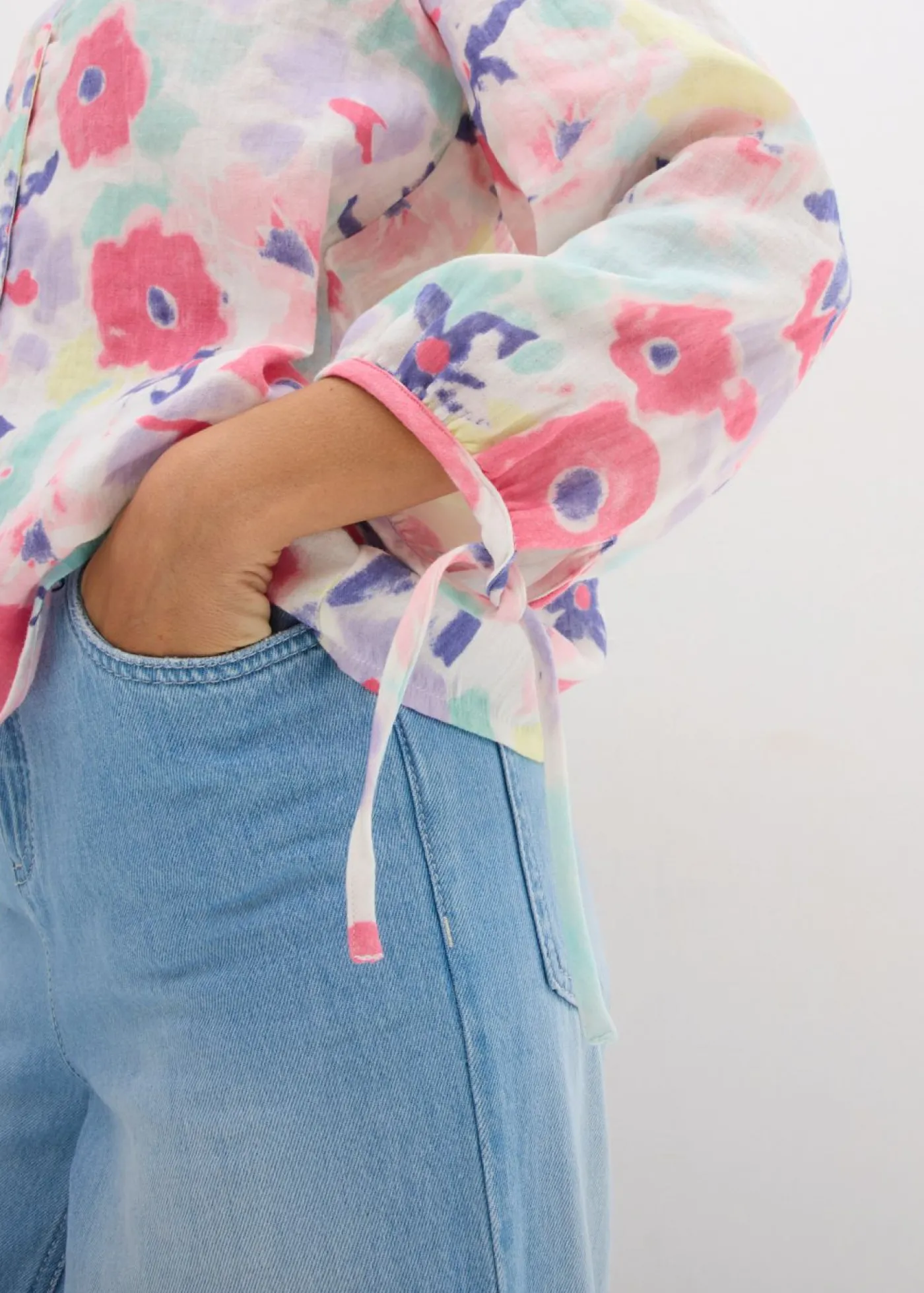 bonprix bonprix Blusa de muselina de algodón puro multicolor con flores Sale