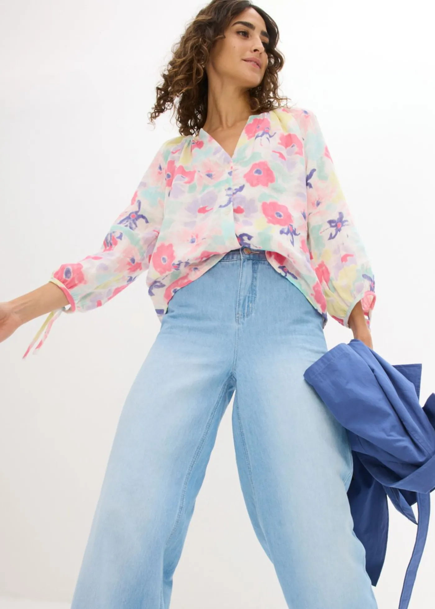 bonprix bonprix Blusa de muselina de algodón puro multicolor con flores Sale