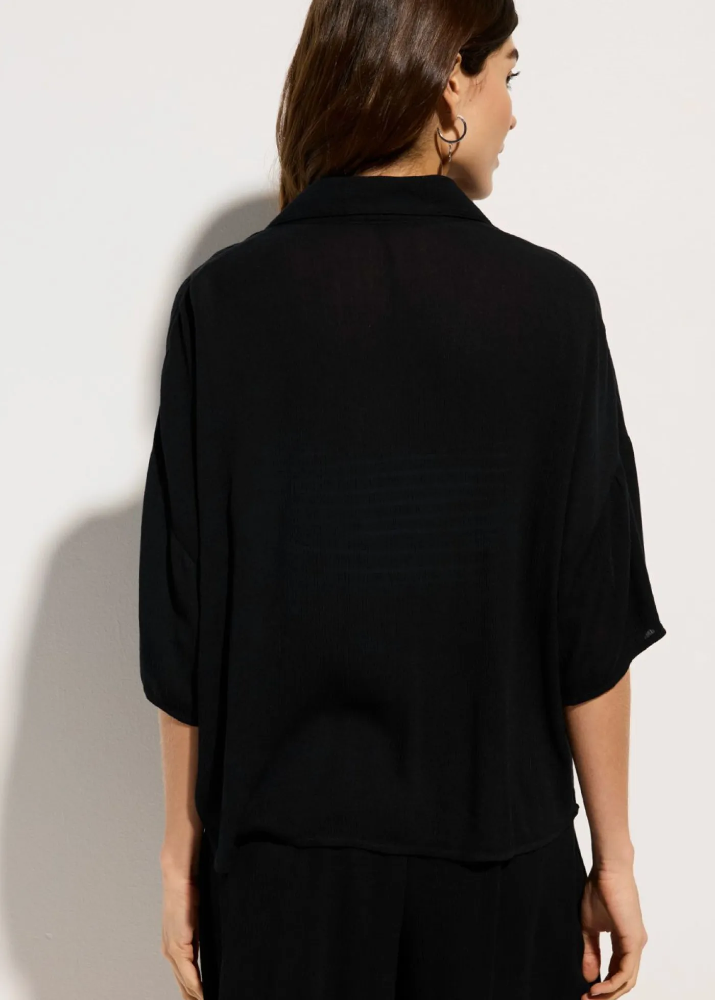 bonprix bonprix Blusa de playa corta de viscosa fluida Negro