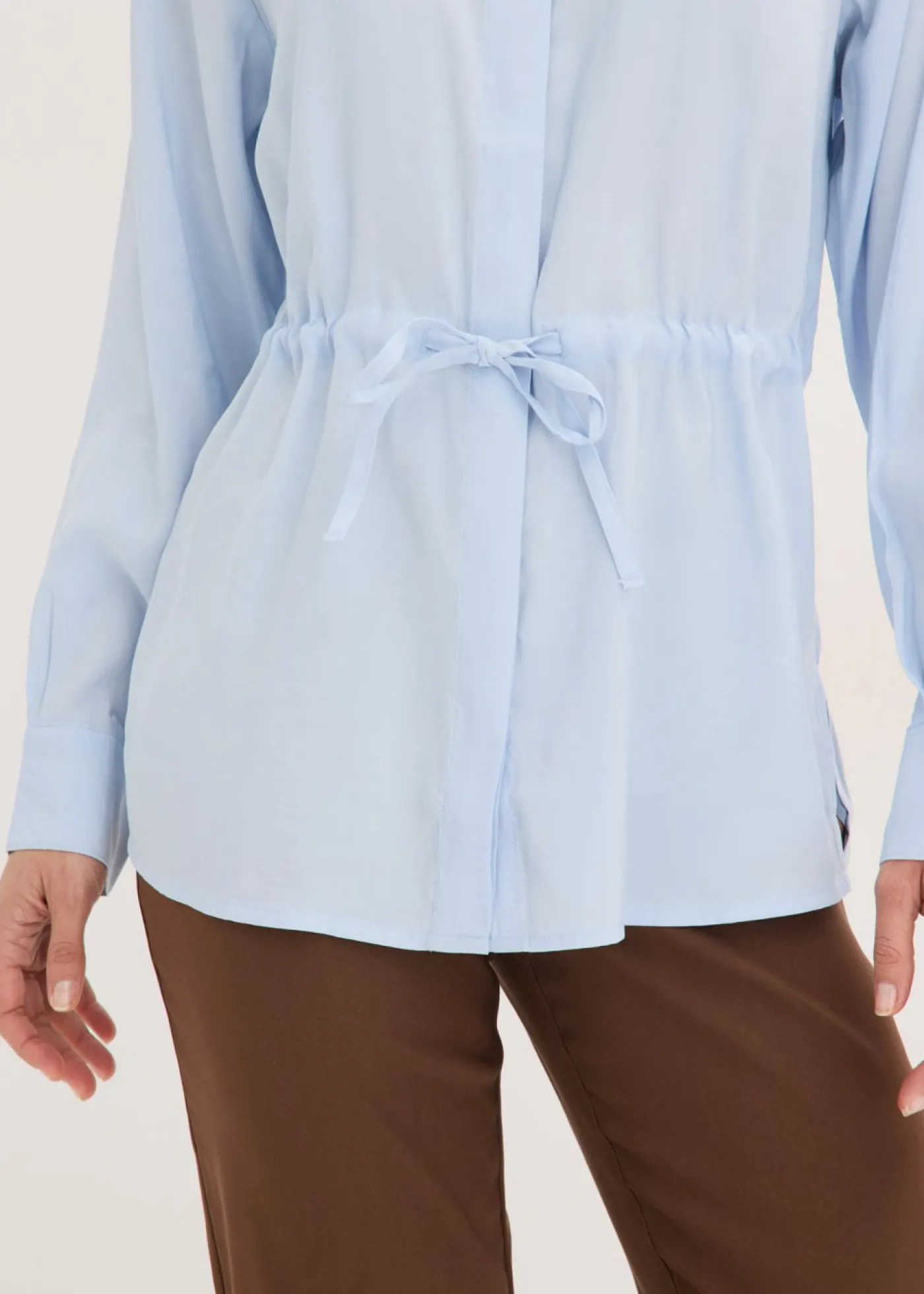 bonprix bonprix Blusa de popelín con pliegues azul pálido Clearance