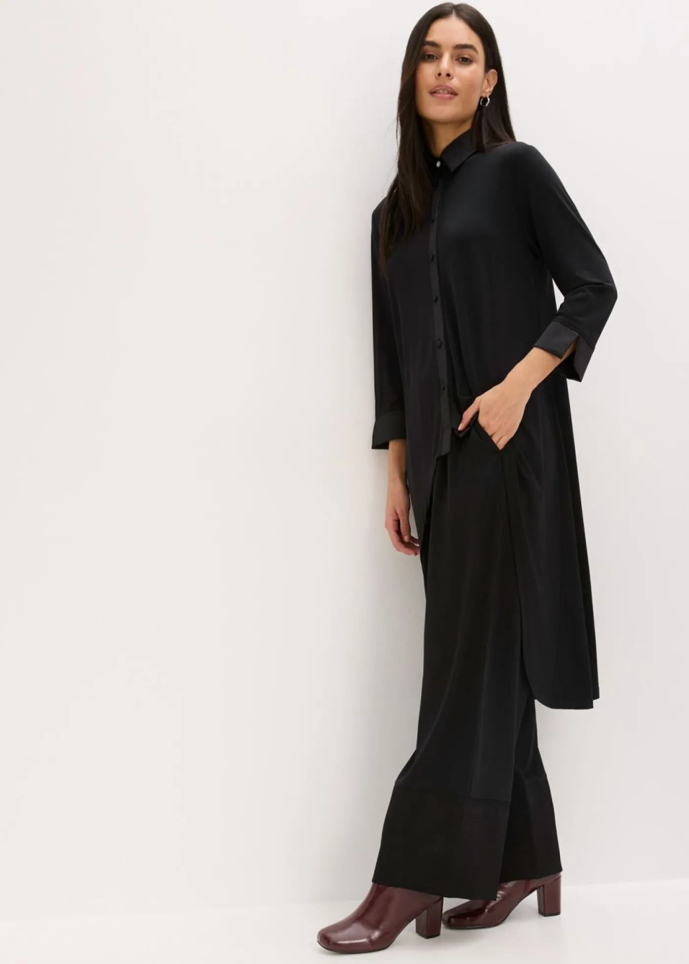 bonprix bonprix Blusa de punto con ribetes de satén Negro New