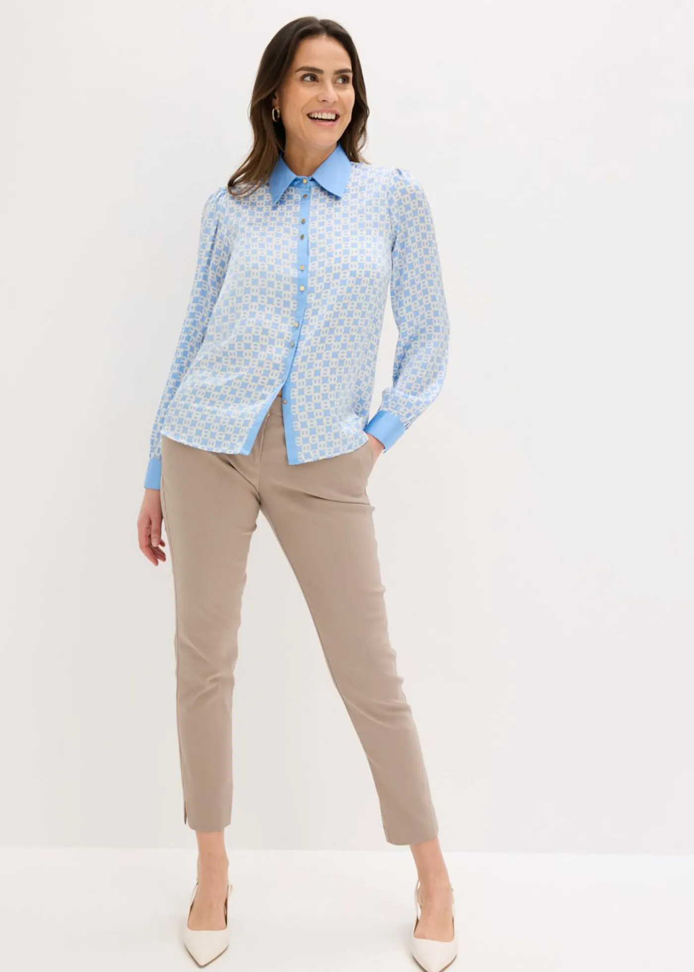 bonprix bonprix Blusa de satén Azul provenzal/beige natural con estampado gráfico Online